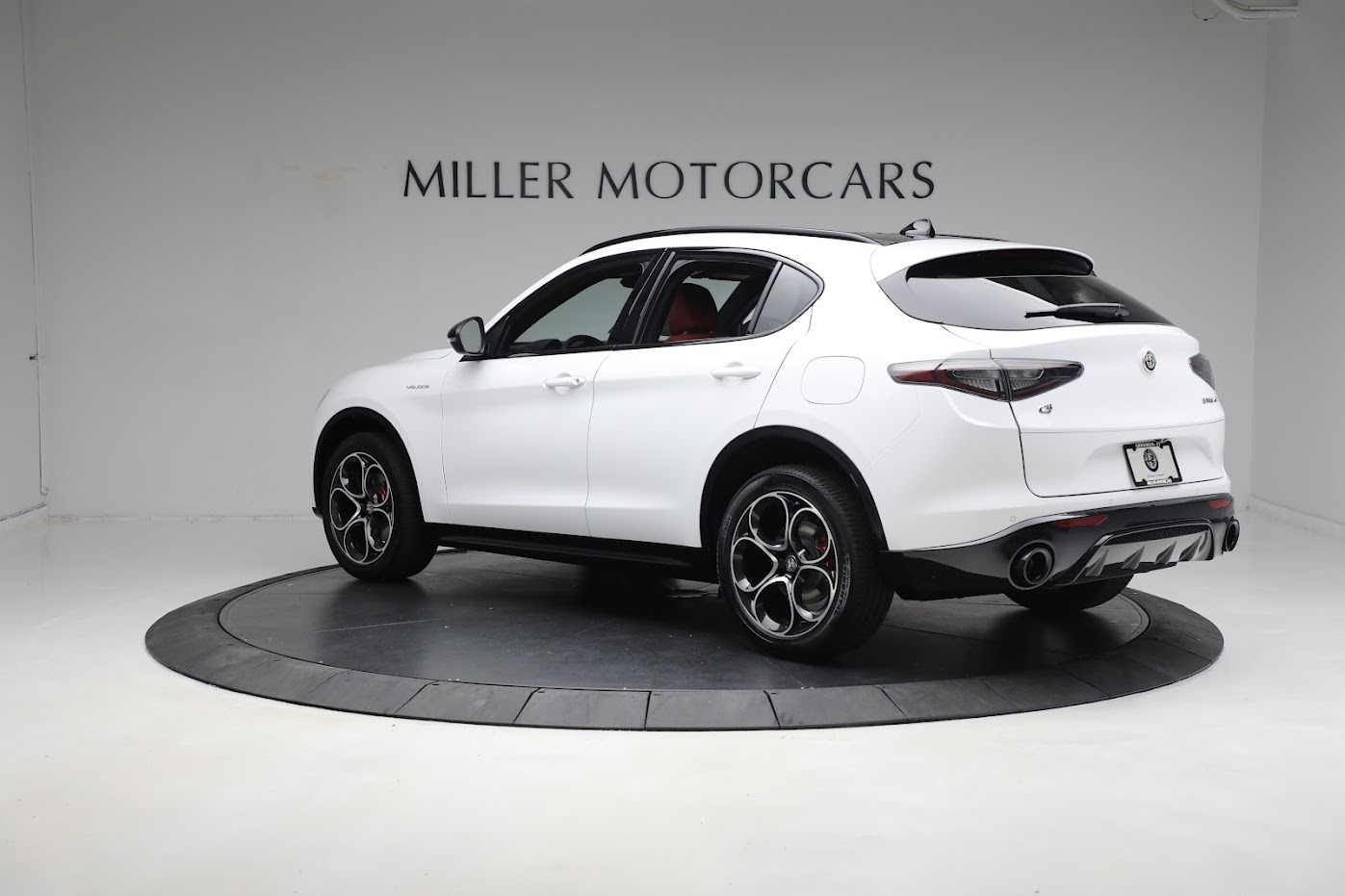 New 2024 Alfa Romeo Stelvio Veloce | St. Petersburg, FL