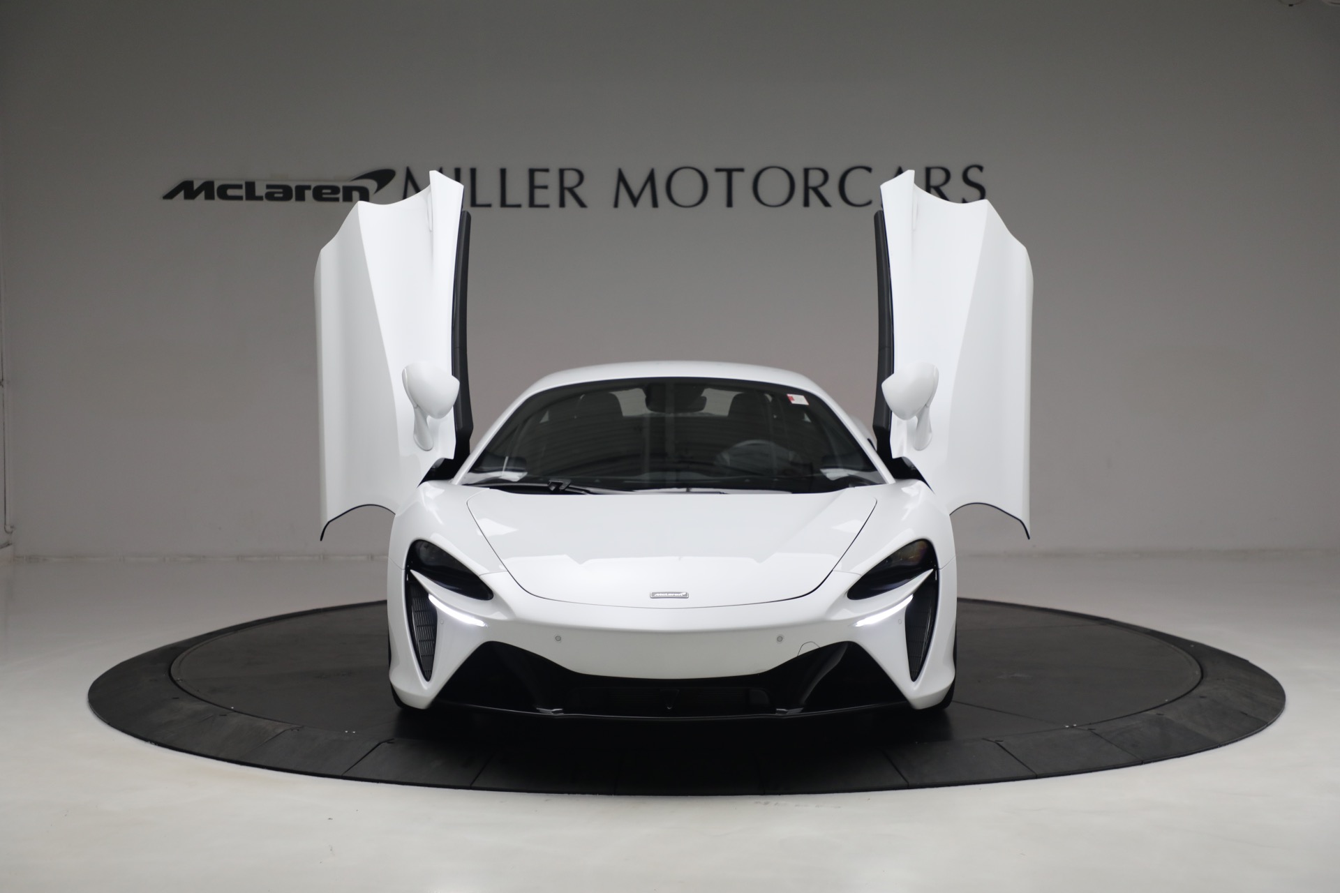 New 2023 McLaren Artura | St. Petersburg, FL