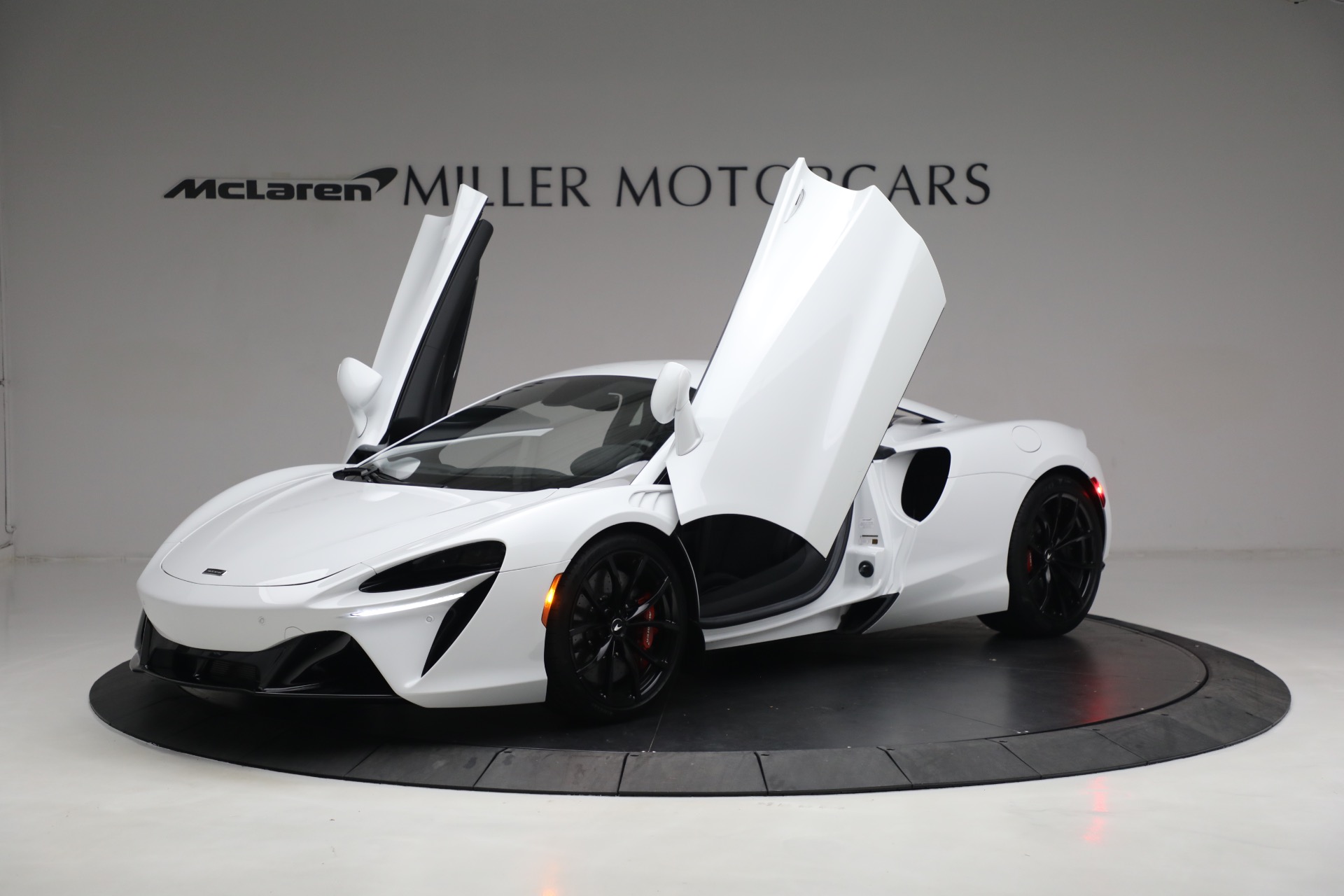 New 2023 McLaren Artura | St. Petersburg, FL