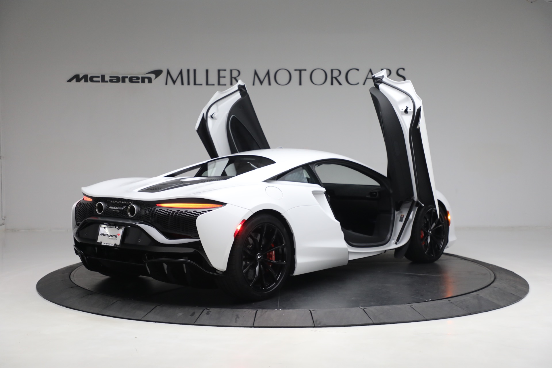 New 2023 McLaren Artura | St. Petersburg, FL