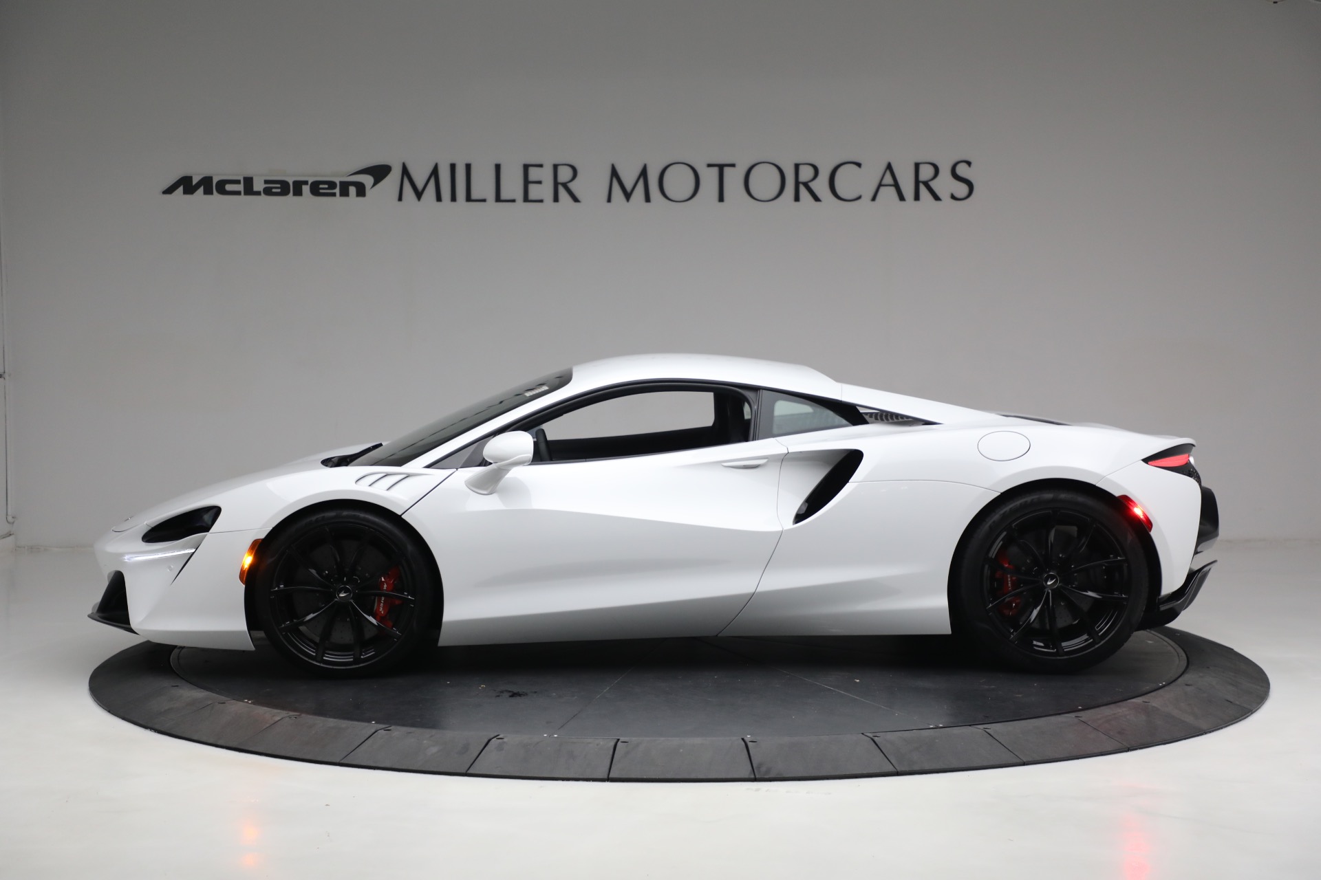 New 2023 McLaren Artura | St. Petersburg, FL