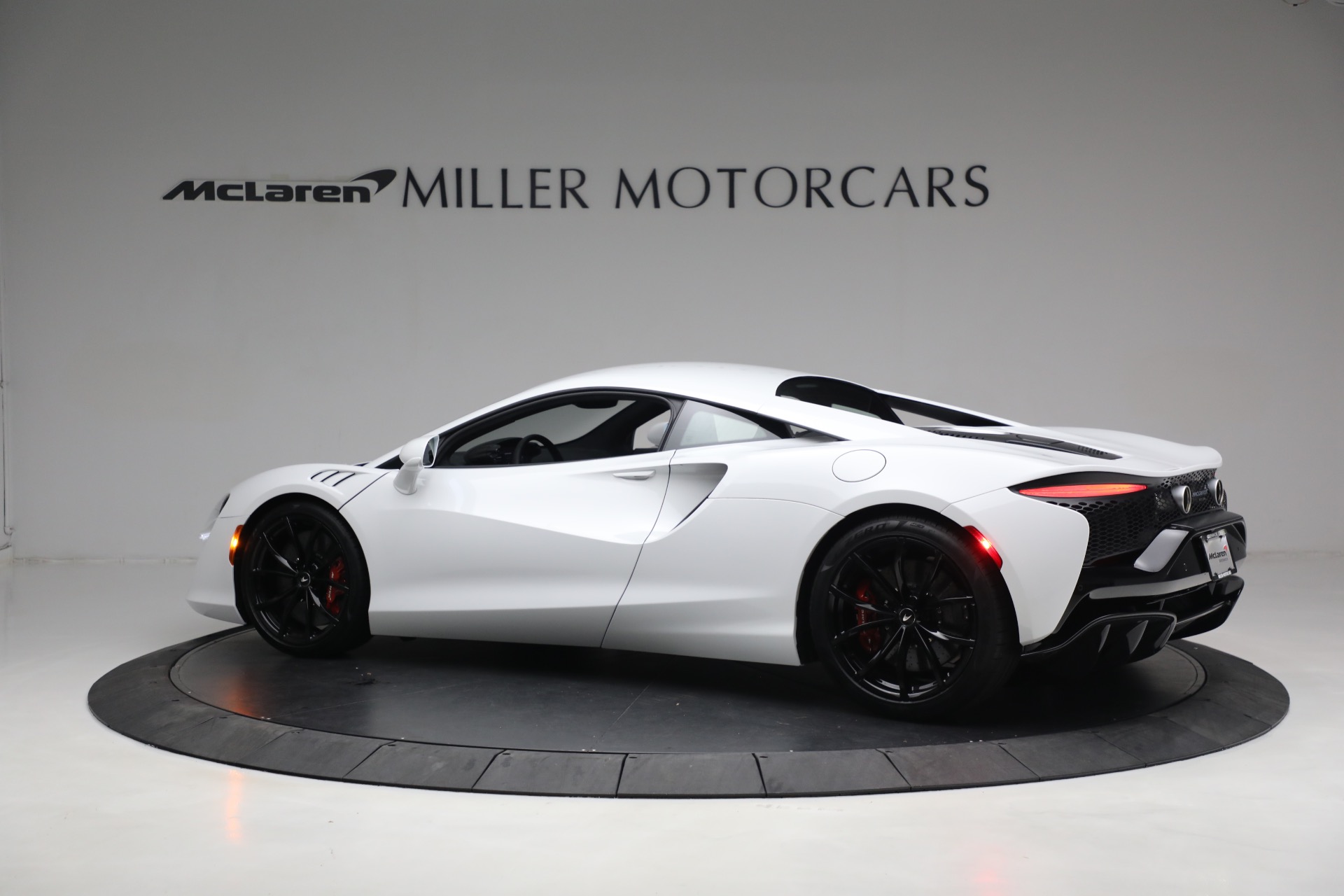 New 2023 McLaren Artura | St. Petersburg, FL