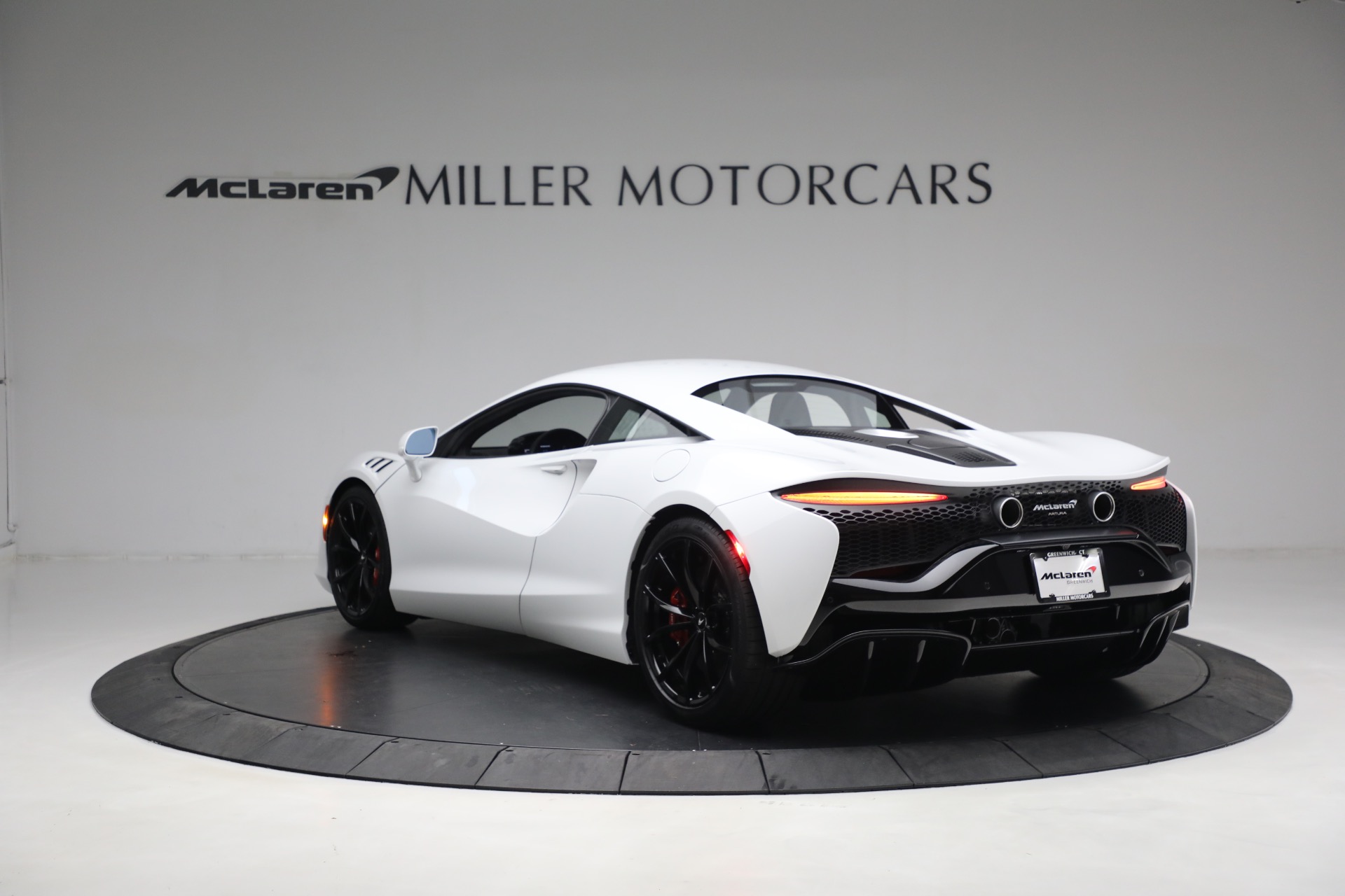 New 2023 McLaren Artura | St. Petersburg, FL