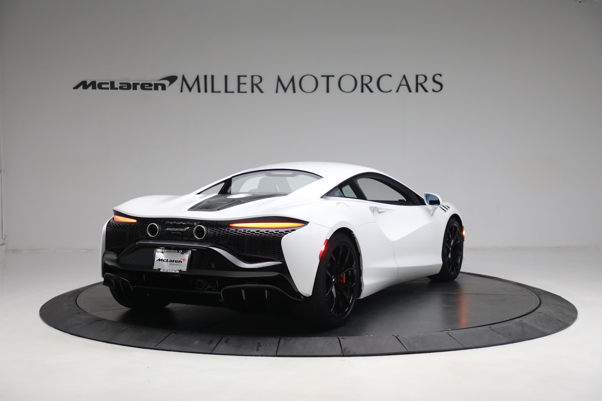 New 2023 McLaren Artura | St. Petersburg, FL
