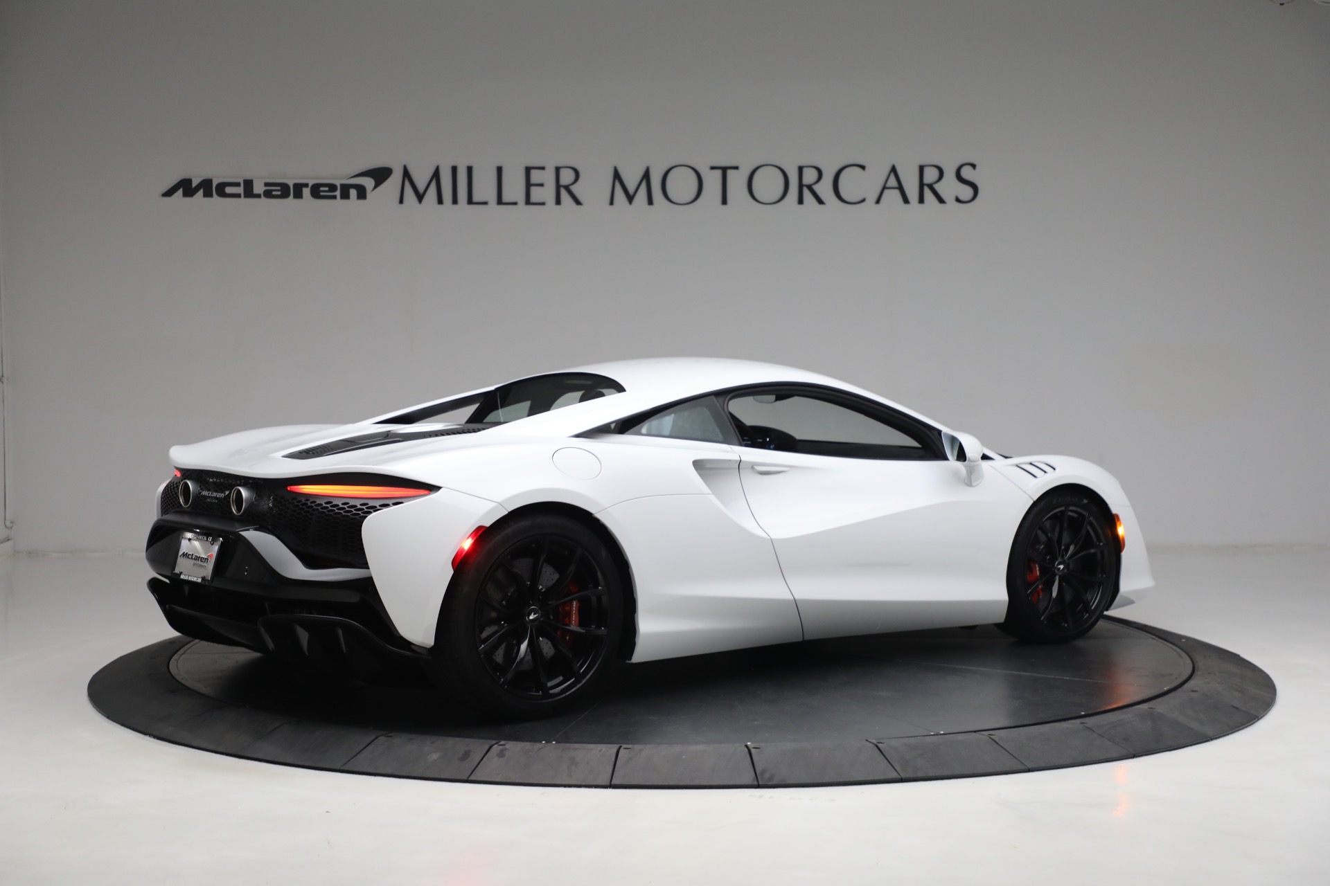 New 2023 McLaren Artura | St. Petersburg, FL