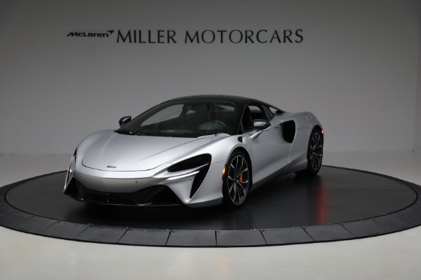 2023 McLaren Artura