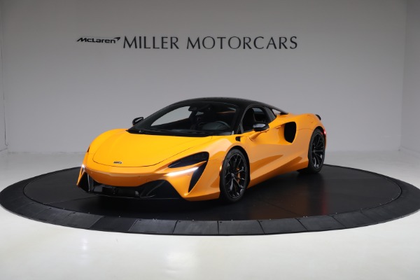 2024 McLaren Artura
