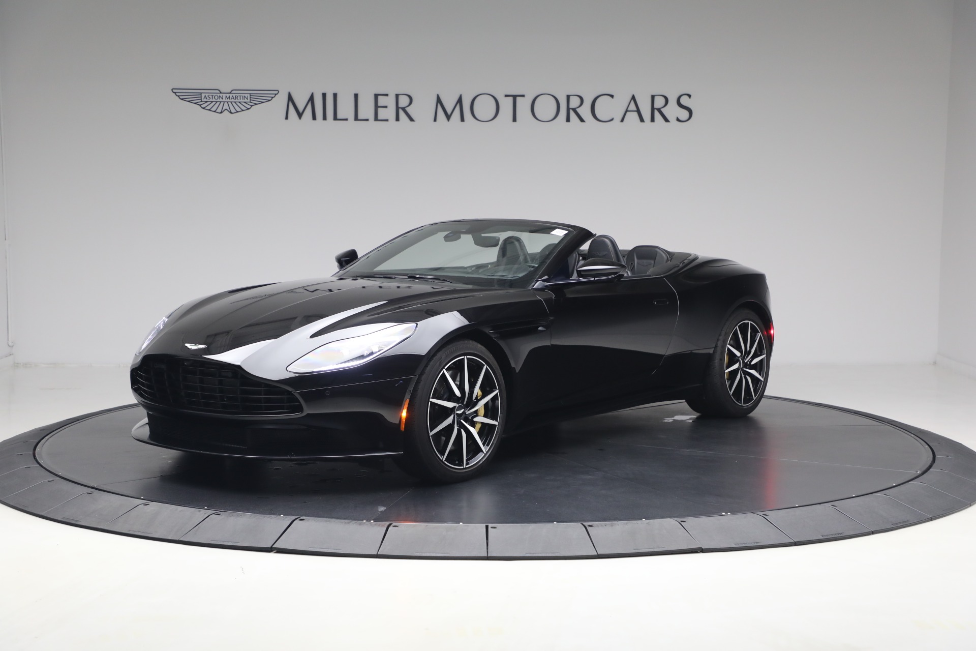 Onyx Black 2020 Aston Martin DB11 V8 Volante Convertible RWD Convertible Rear-Wheel Drive 8-Speed Automatic