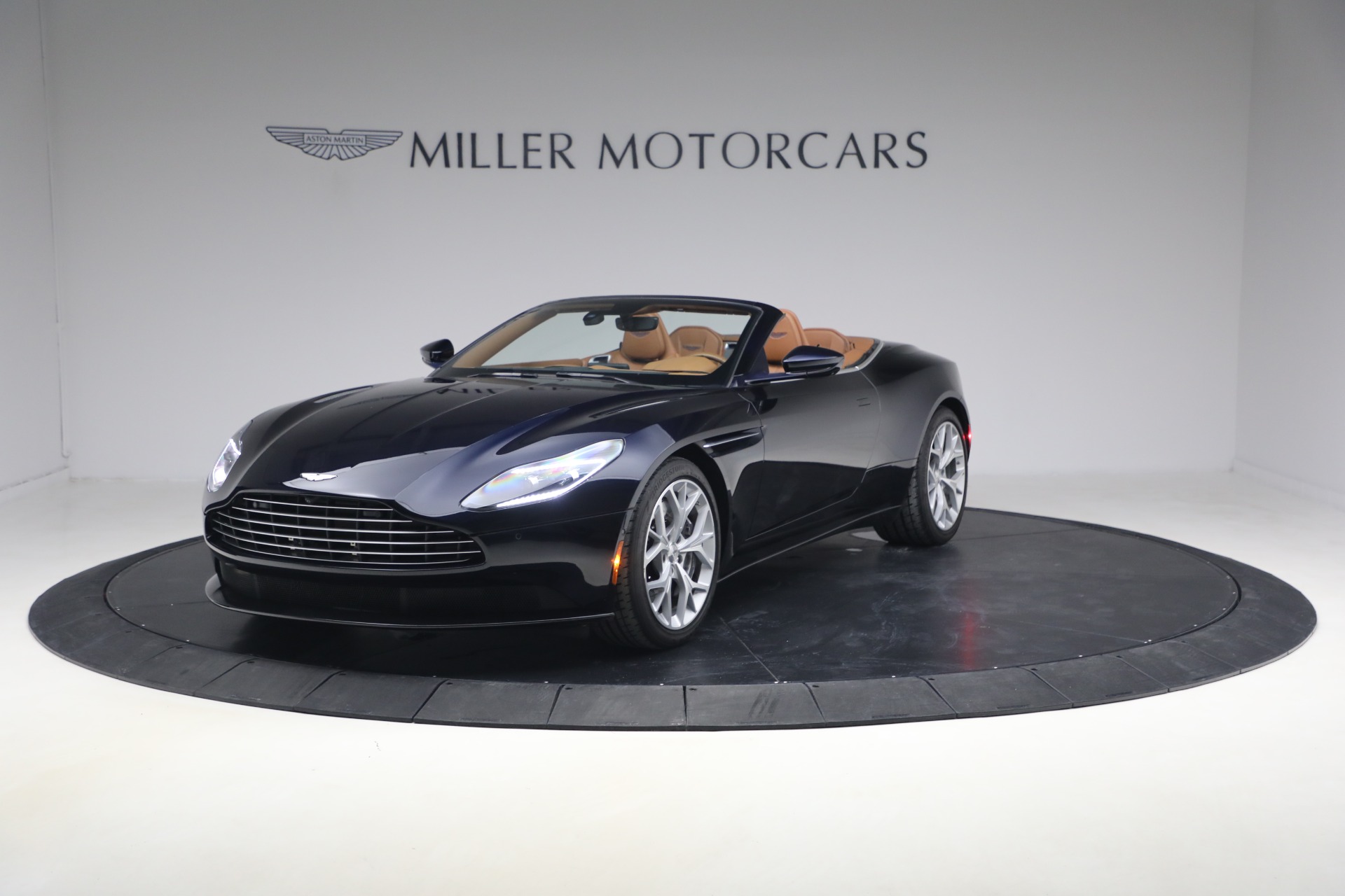 2019 Aston Martin DB11 V8 Volante Convertible RWD