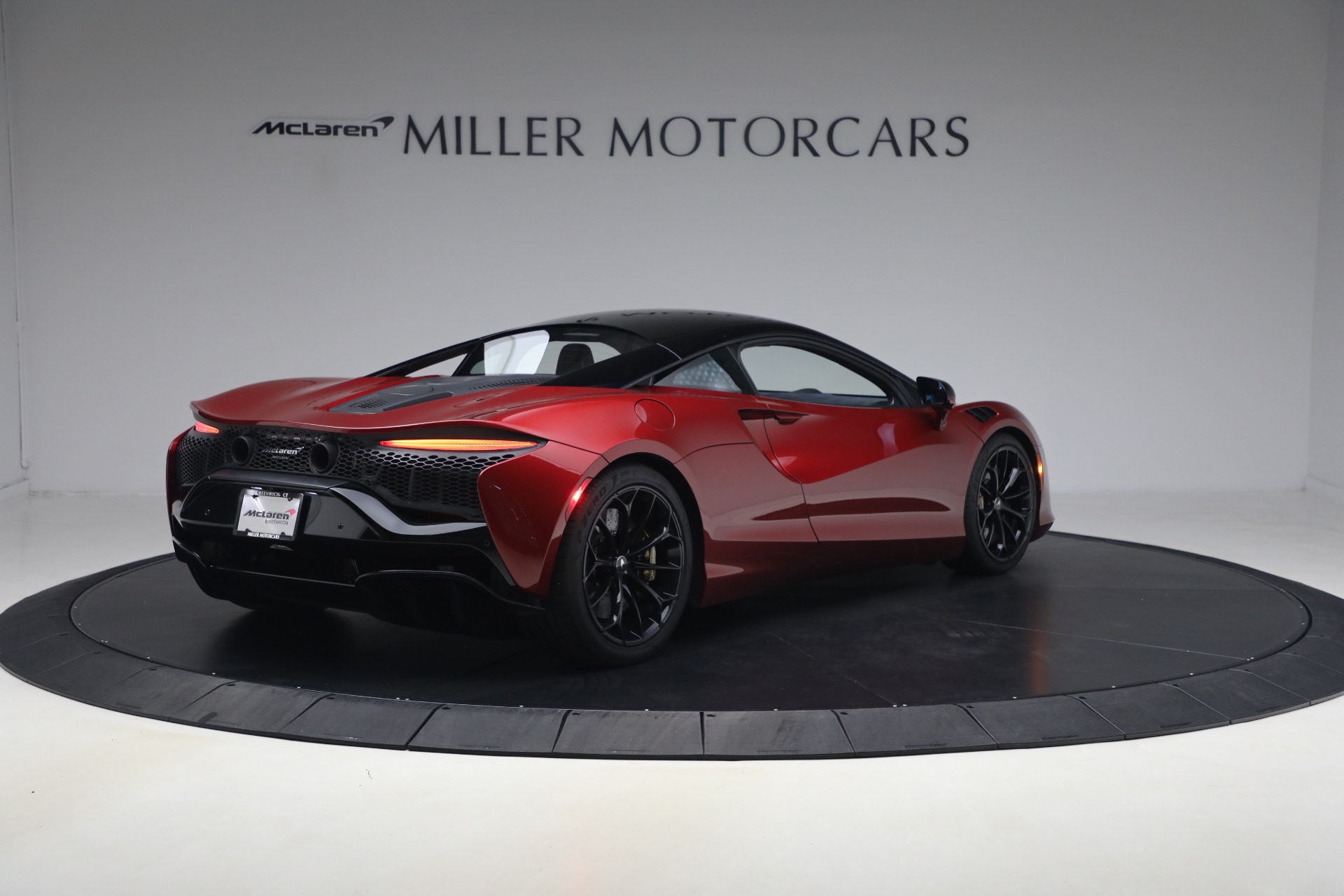 View vehicle photo 7