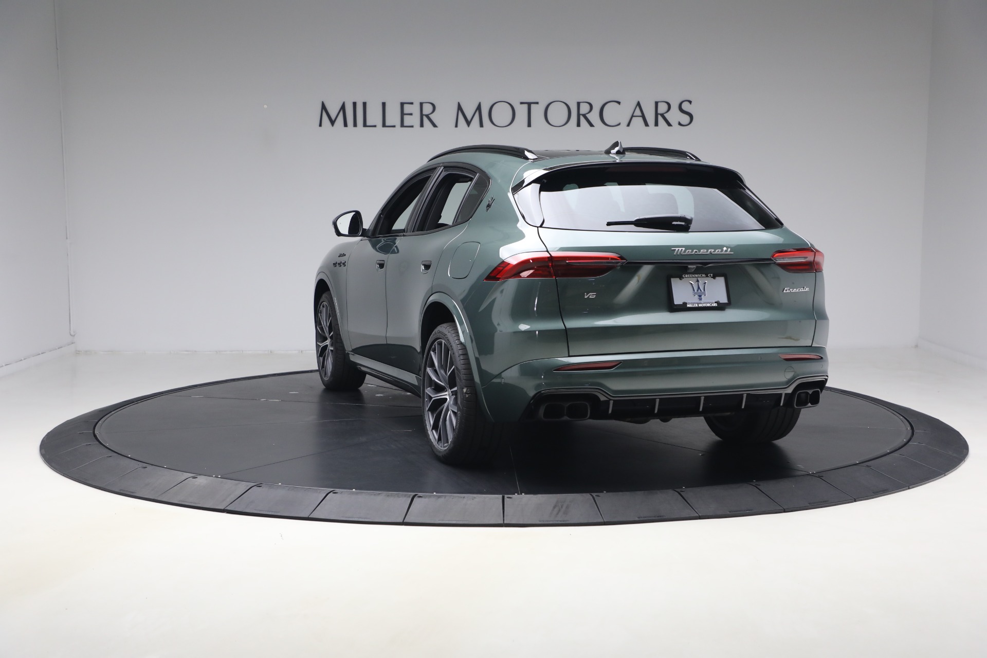 View vehicle photo 5
