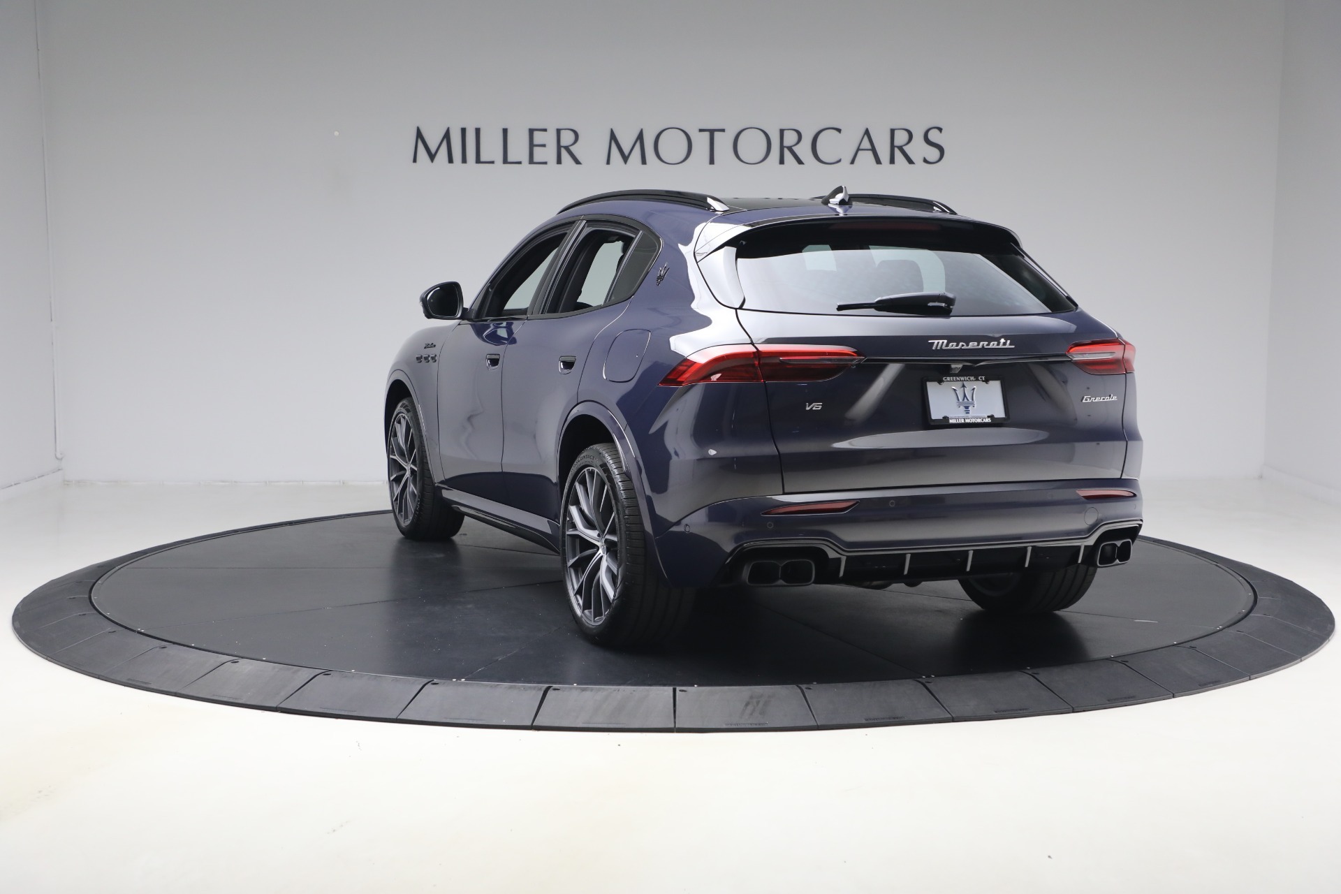 View vehicle photo 5