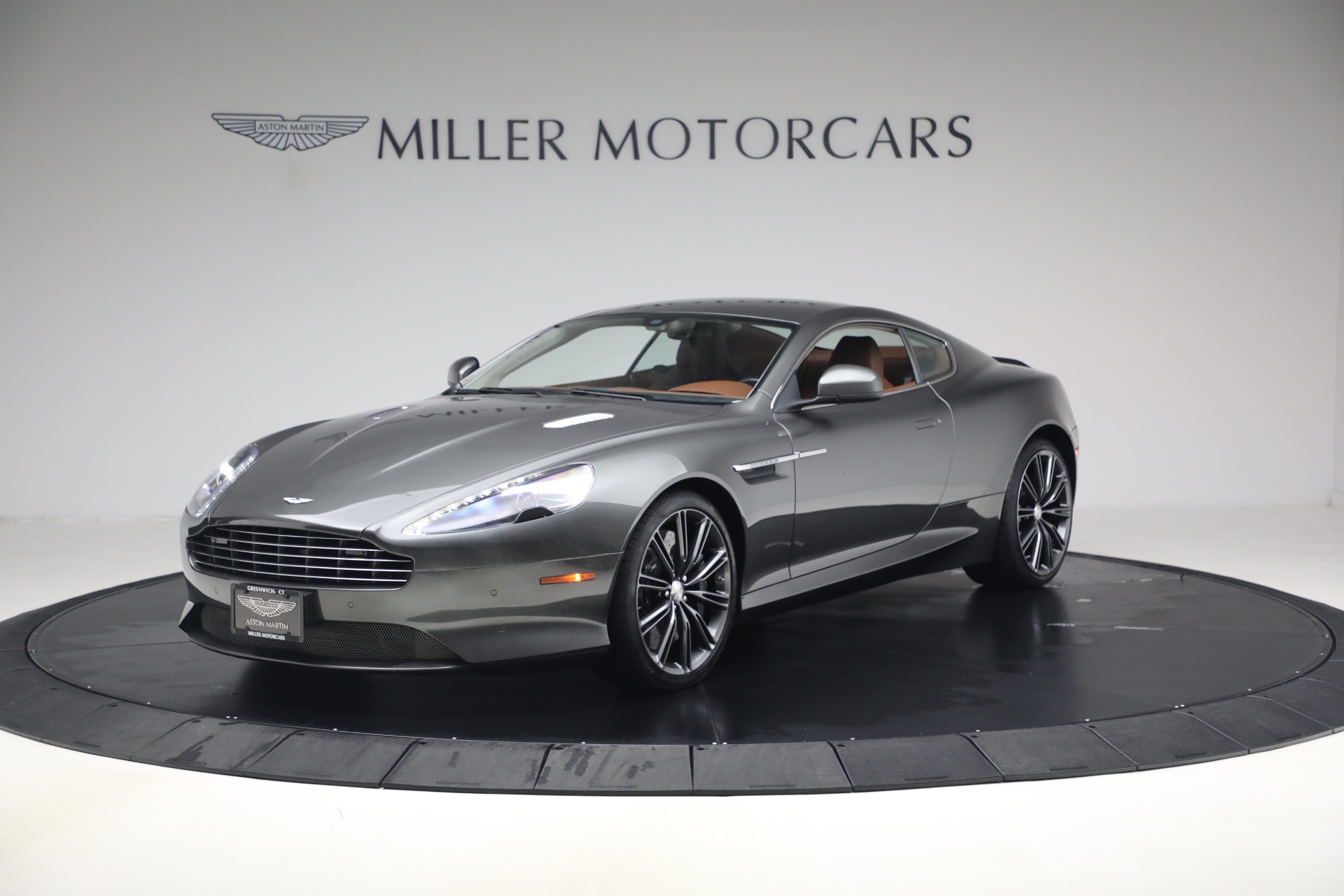 2014 Aston Martin DB9 Coupe RWD