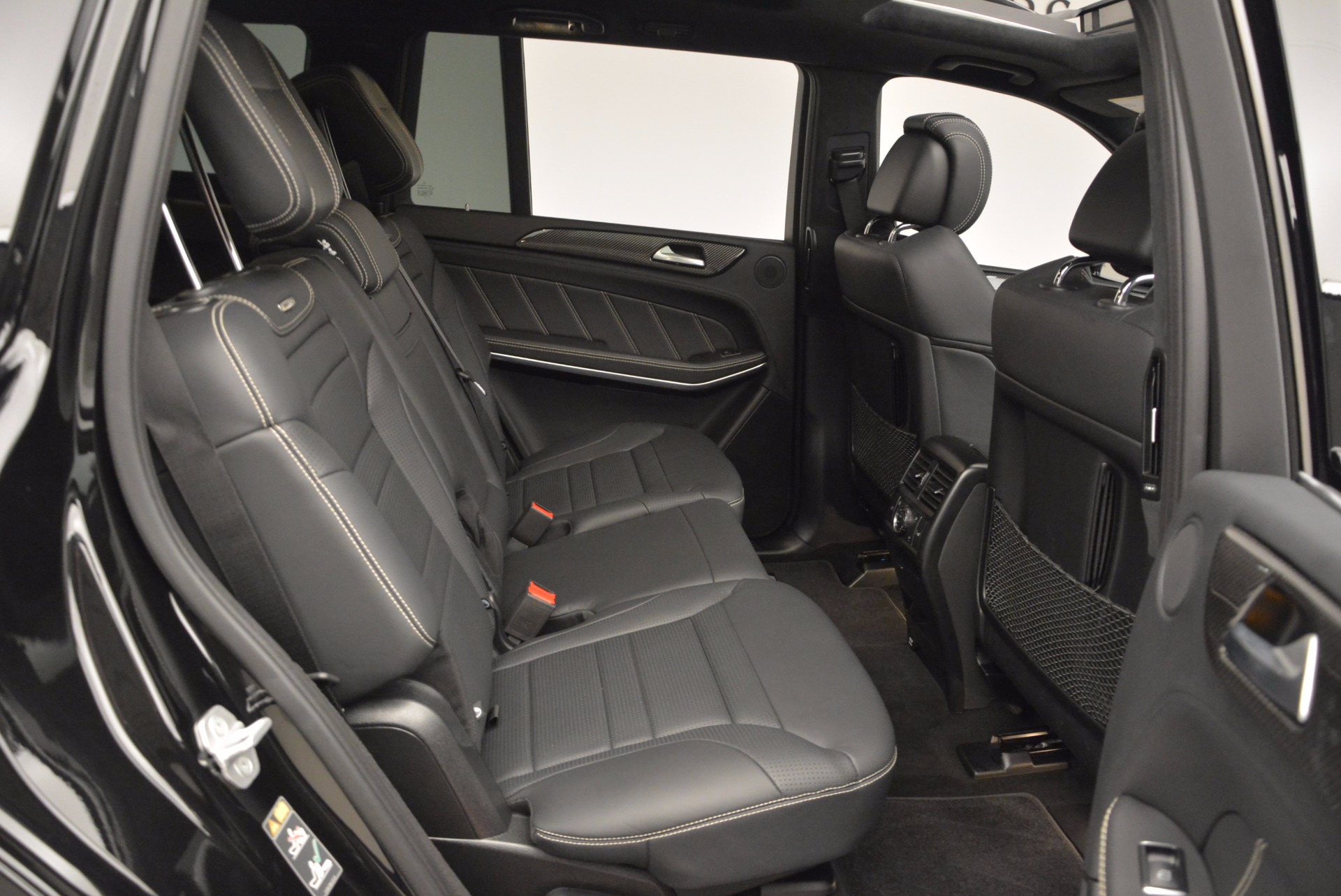 https://www.millermotorcars.com/galleria_images/911/911_p39_l.jpg