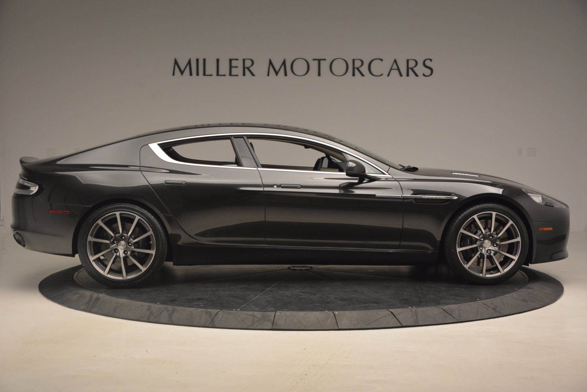 Aston Martin rapide 2017