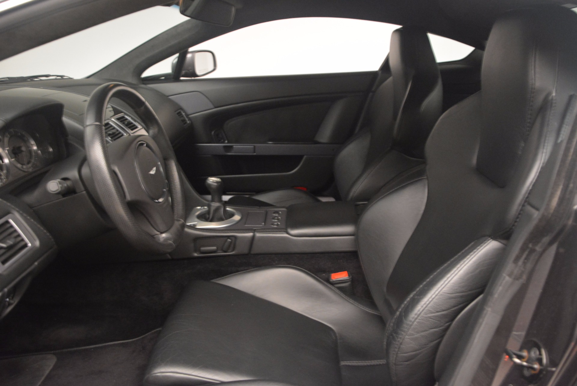 Pre Owned 2006 Aston Martin V8 Vantage Coupe For Sale