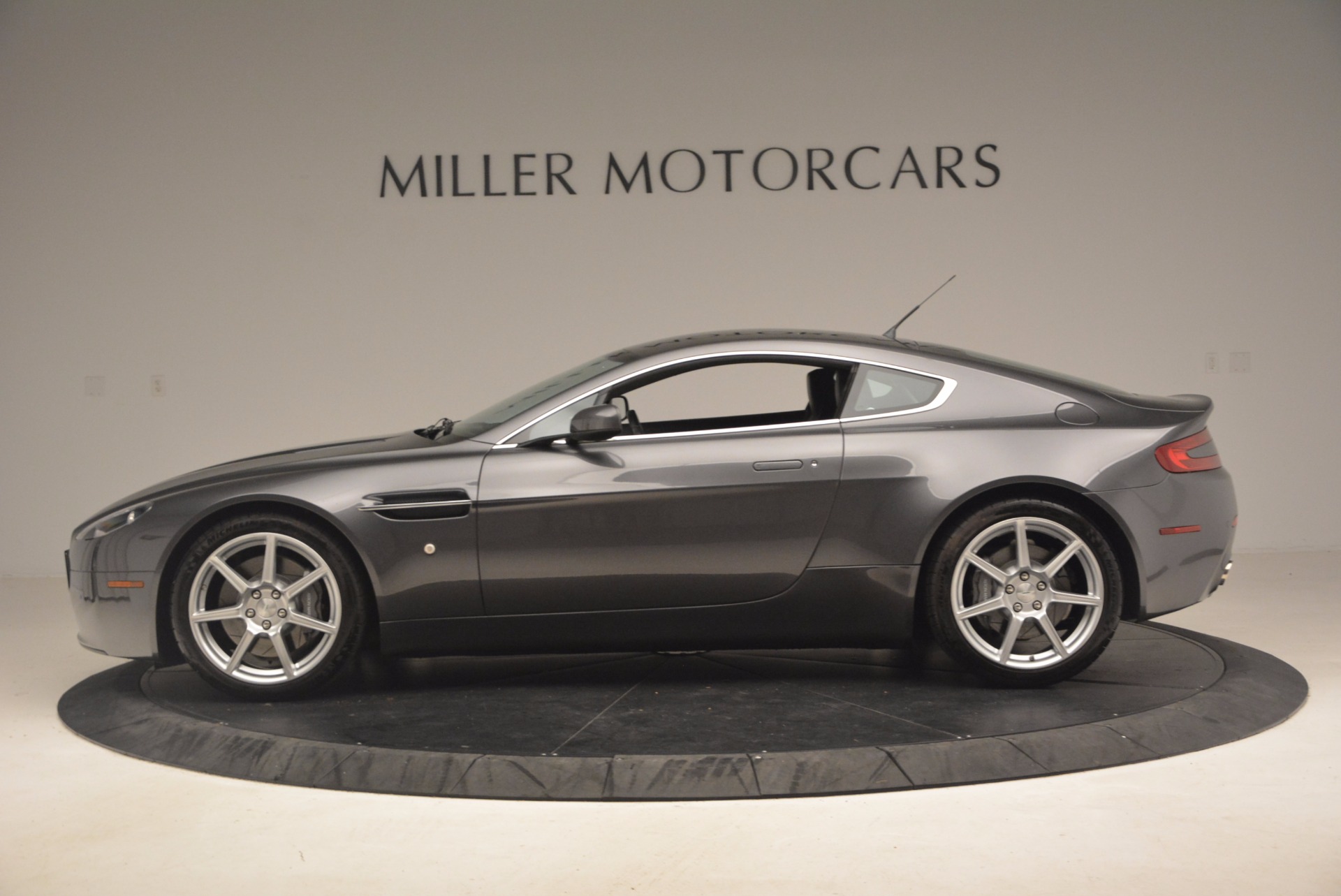 Pre Owned 2006 Aston Martin V8 Vantage Coupe For Sale