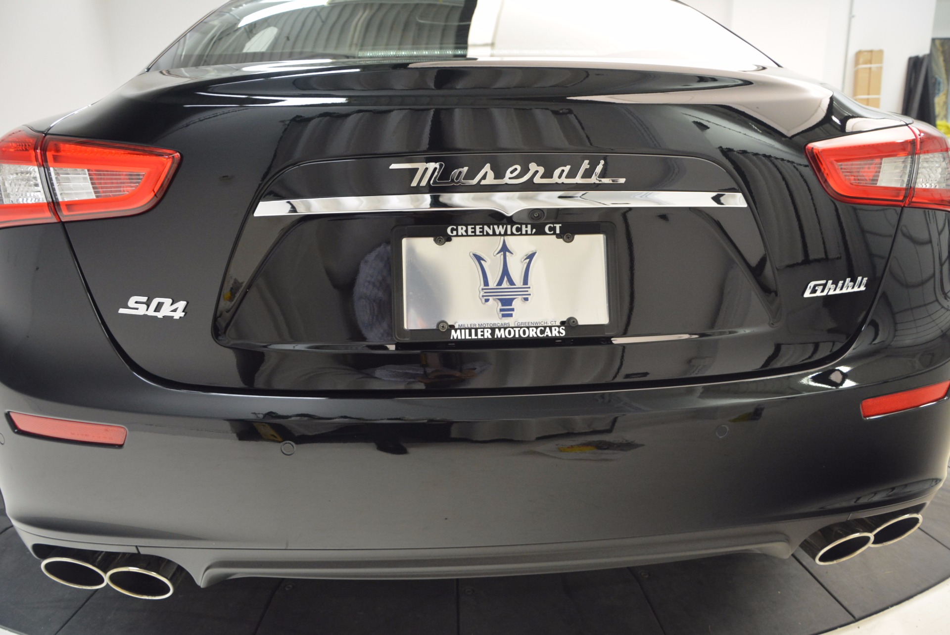 New-2017-Maserati-Ghibli-Nerissimo-Edition-S-Q4