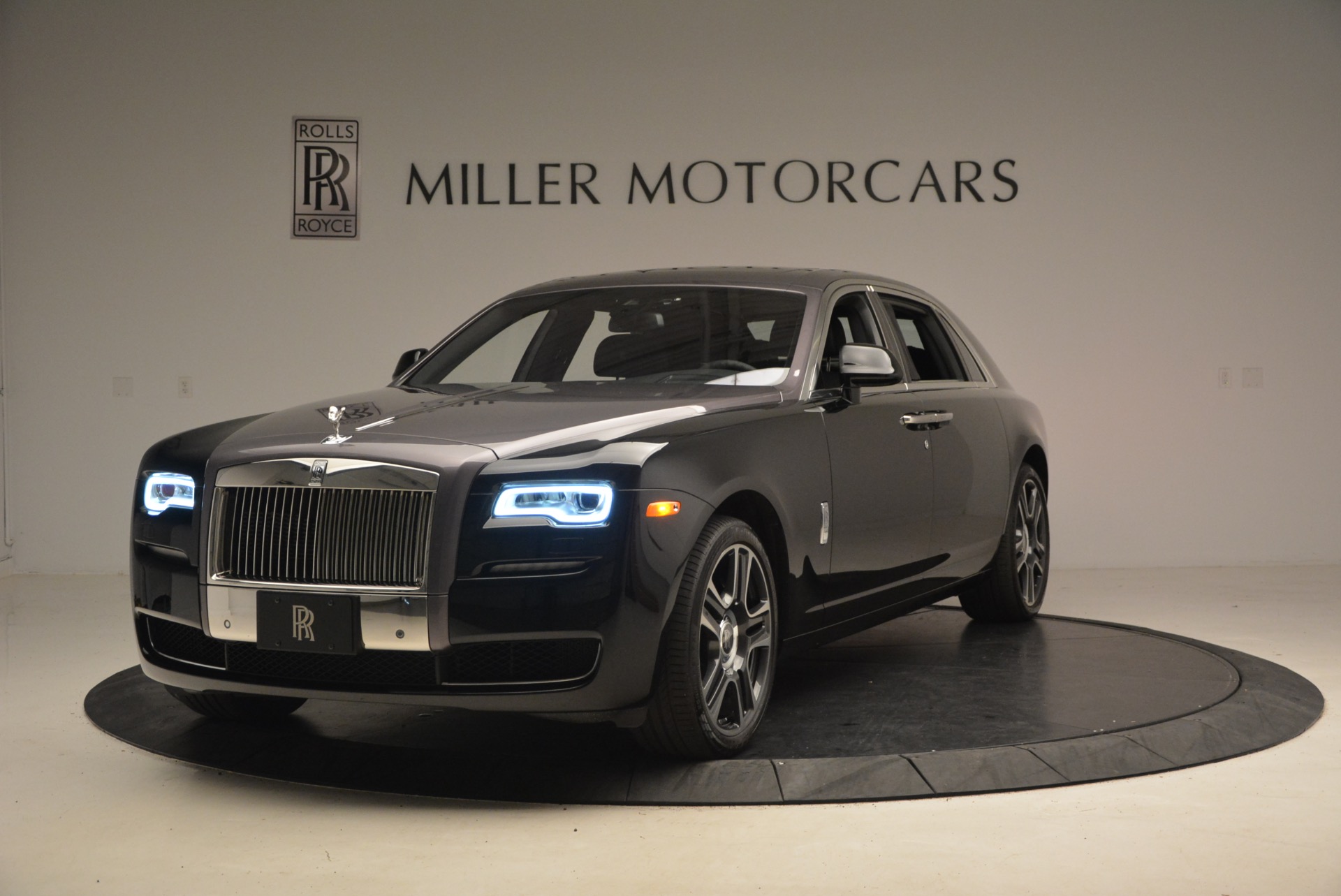 RollsRoyce Ghost EWB 2021 đầu tiên về Việt Nam giá ngang ngửa căn biệt thự