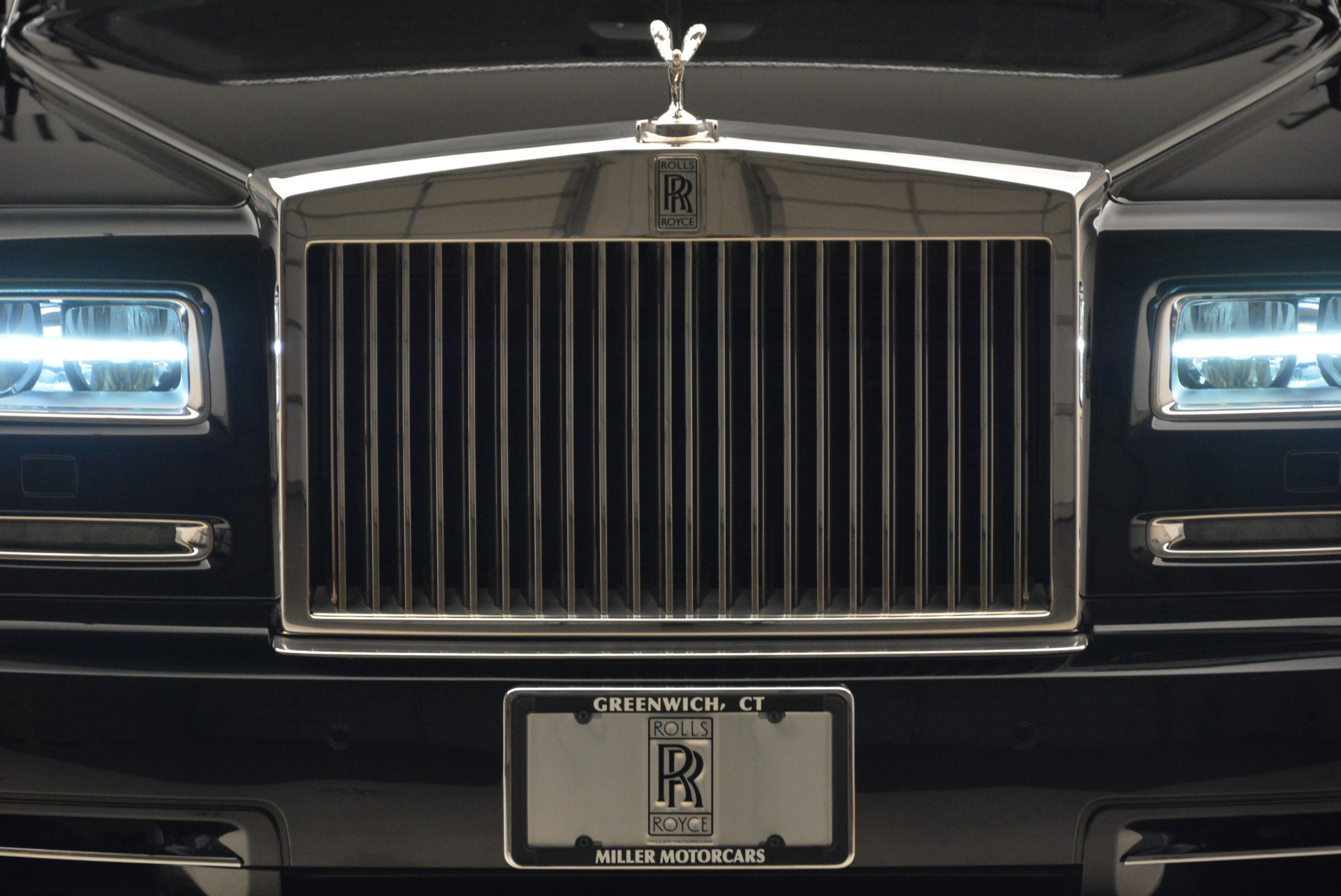 Used-2014-Rolls-Royce-Phantom-EWB