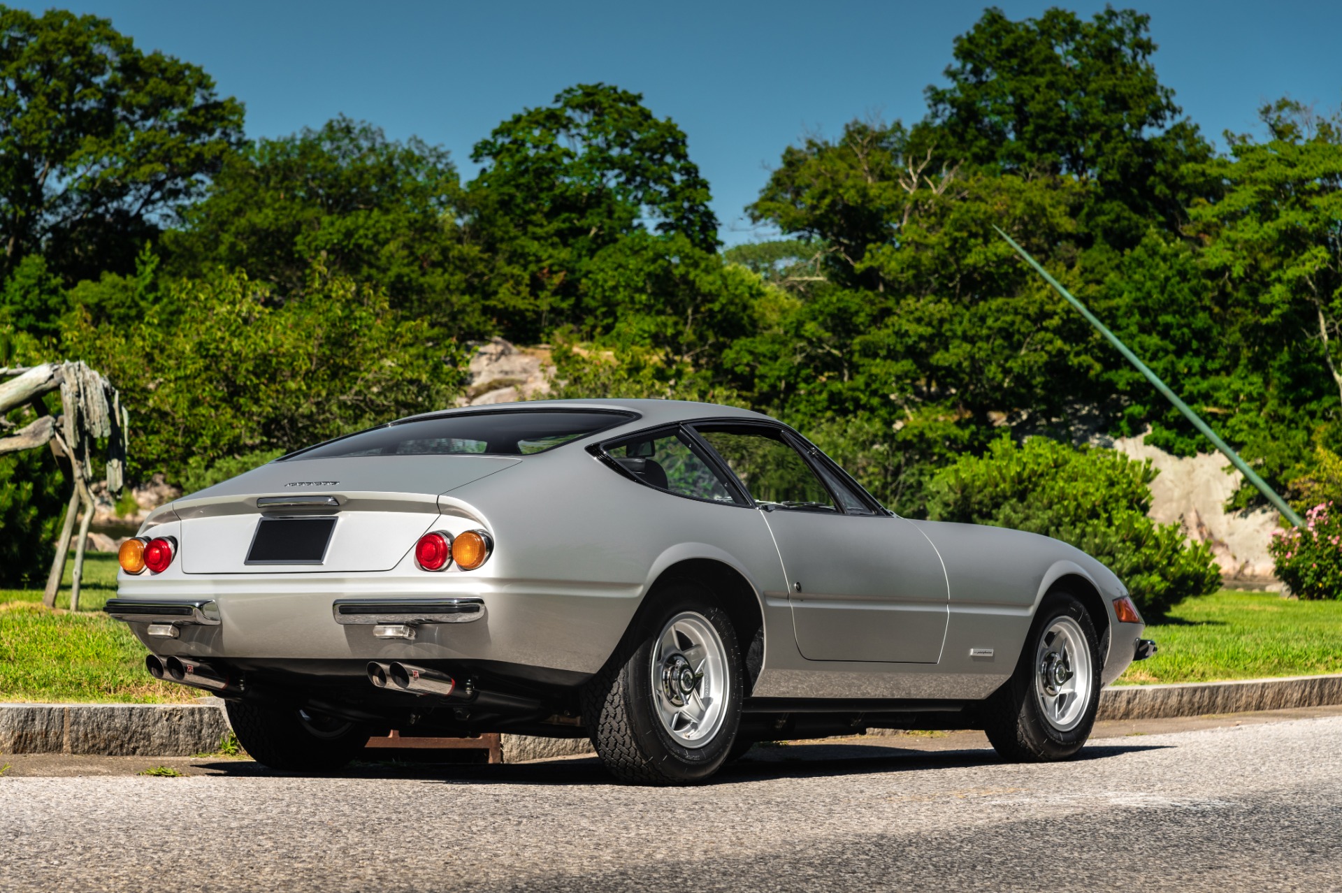 ferrari 365 gtb daytona