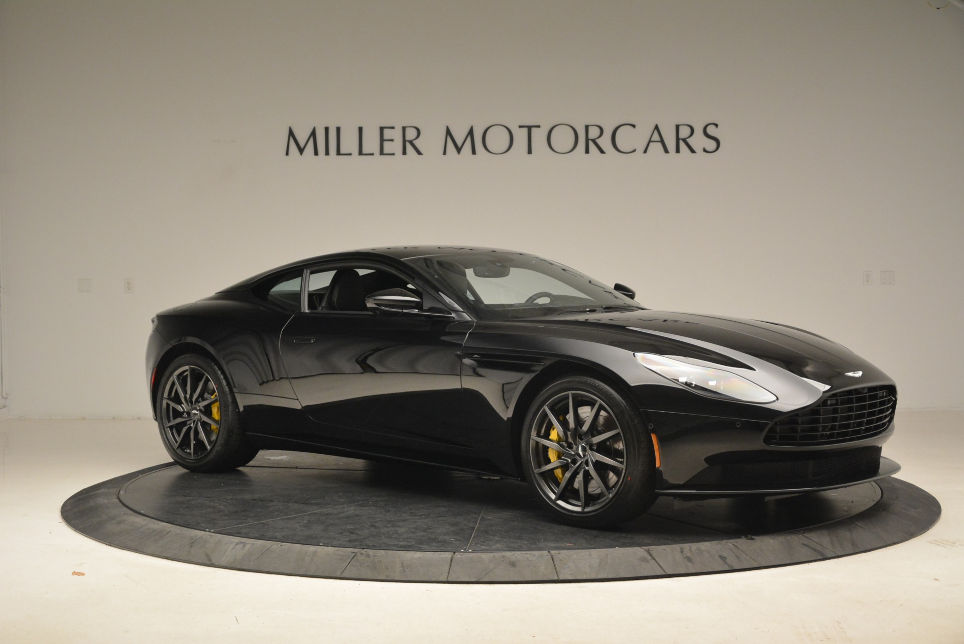 Aston Martin db11 Coupe