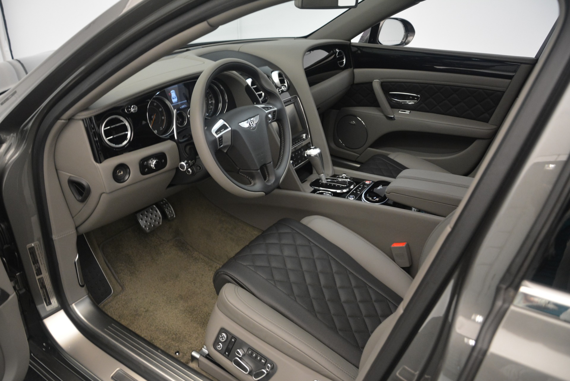 Bentley Flying Spur v8 s 2017