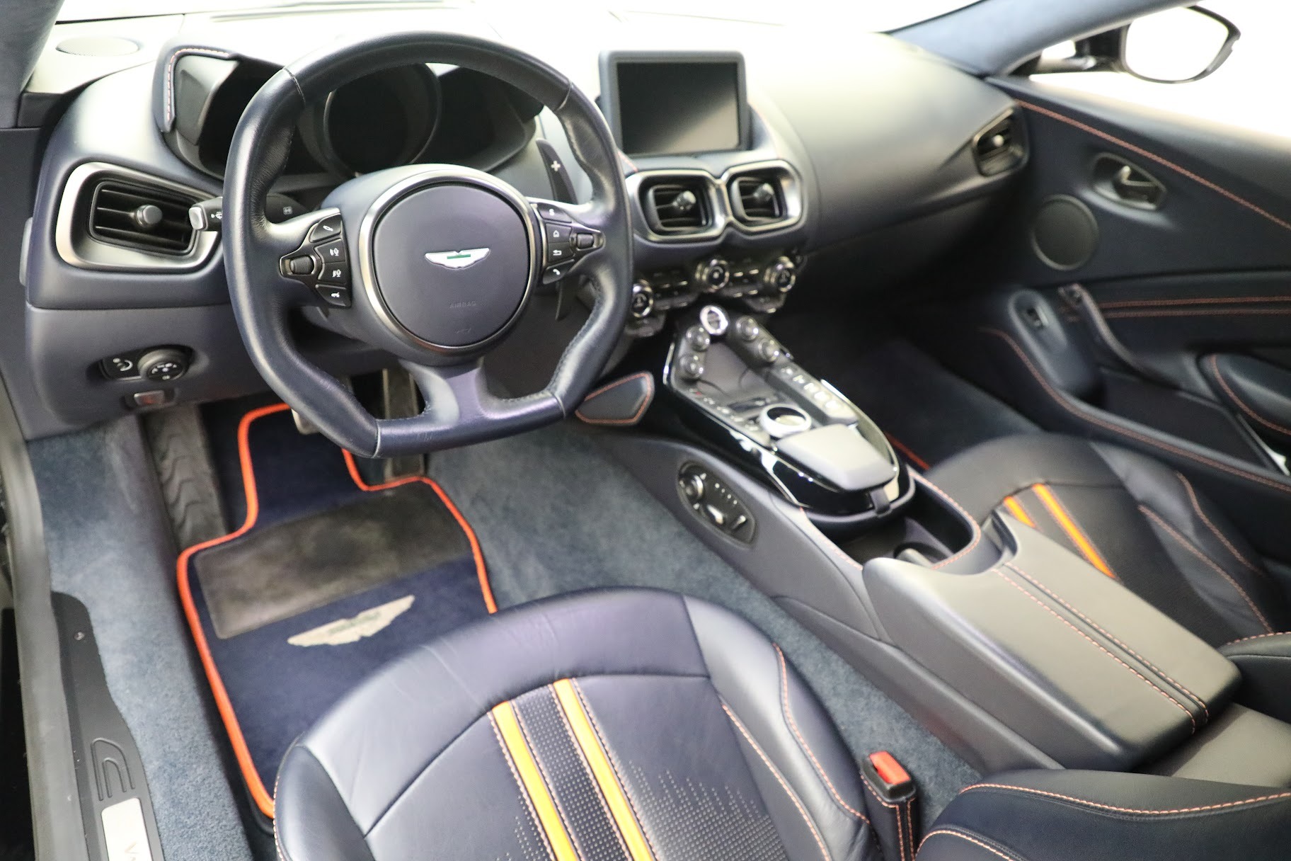 Used-2019-Aston-Martin-Vantage
