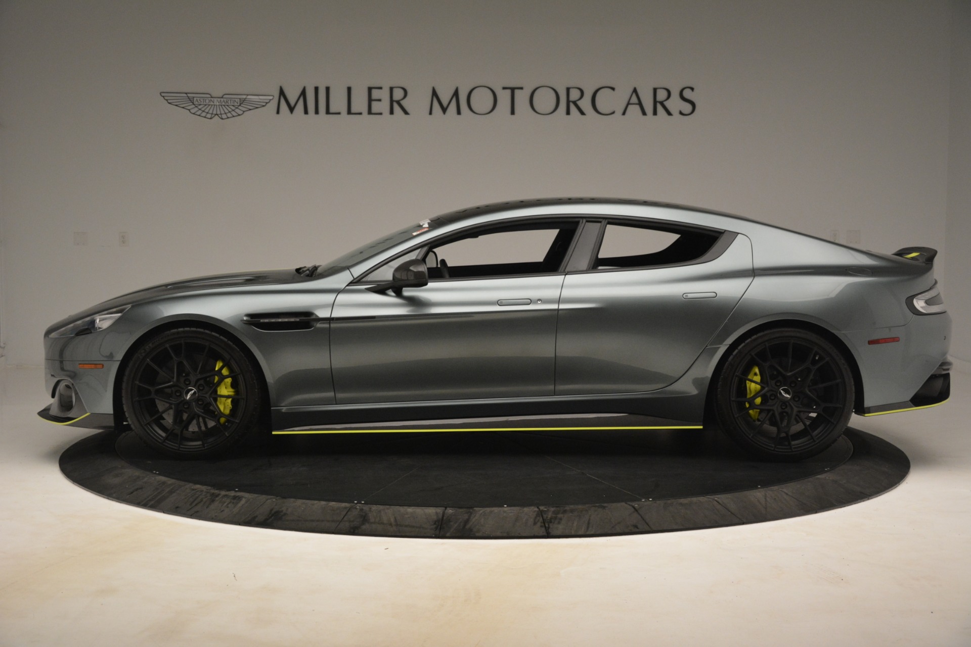 Aston Martin rapide 2020