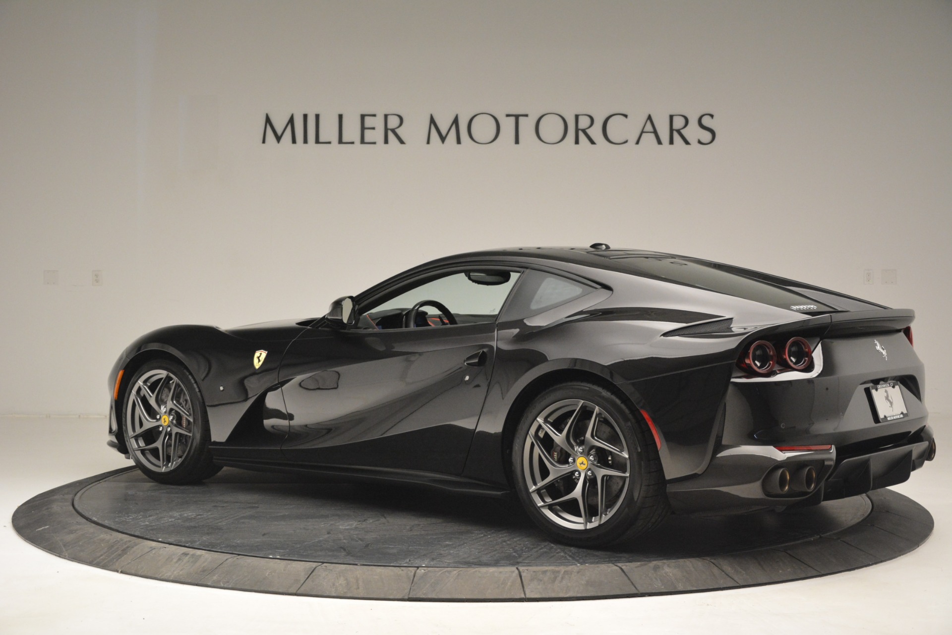 Ferrari 812 Superfast черная