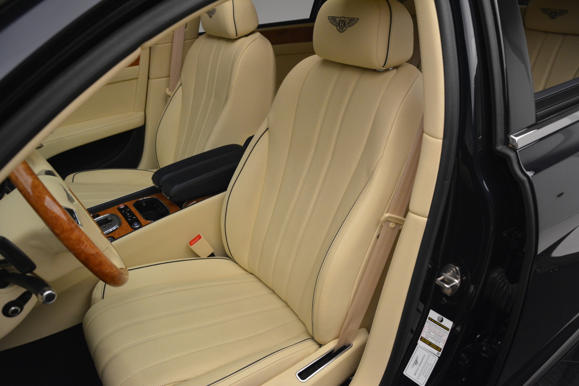 Used-2015-Bentley-Flying-Spur-V8