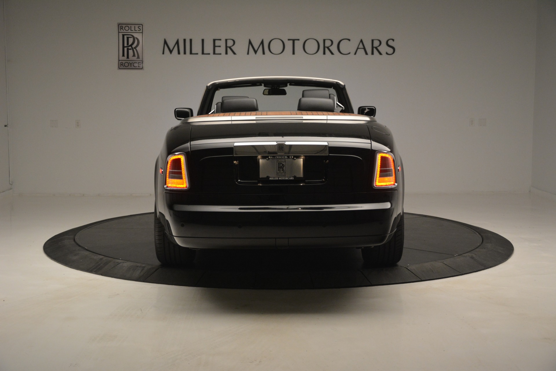 外箱不良宅配便送料無料 Motors finest Rolls Royce Bentley 洋書