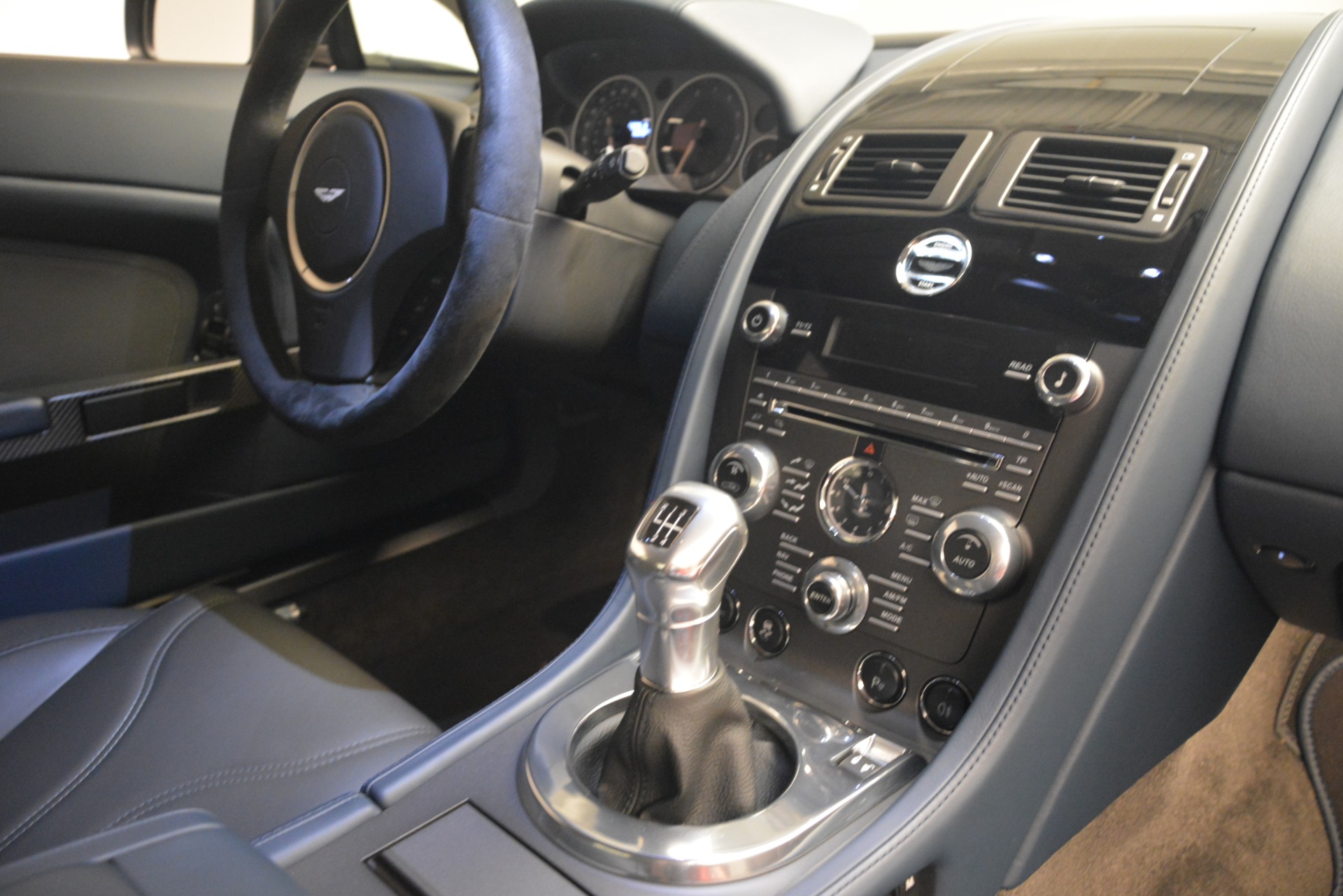 Used-2012-Aston-Martin-V12-Vantage