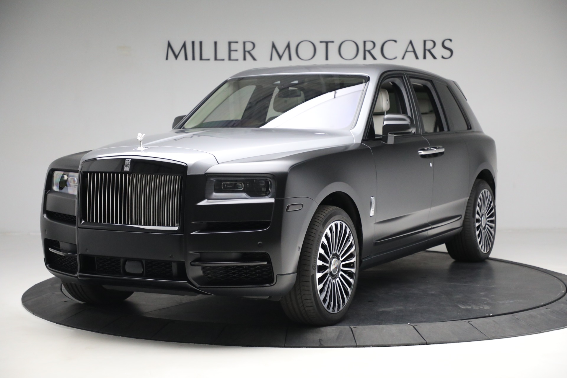 Bản độ RollsRoyce Cullinan 2019 kéo dài trục cơ sở bọc thép  Welovecarvn