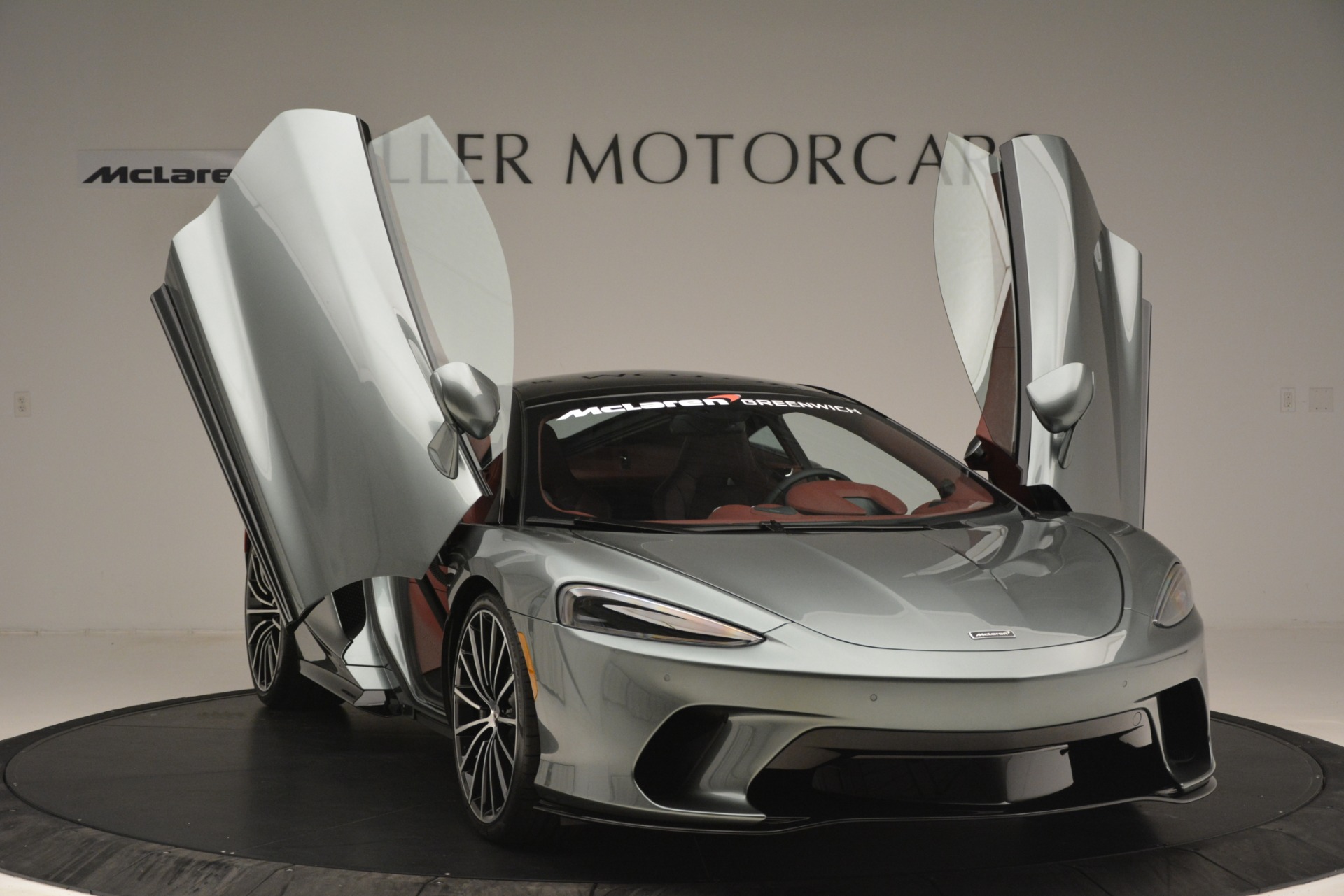 Макларен gt 2020 белый