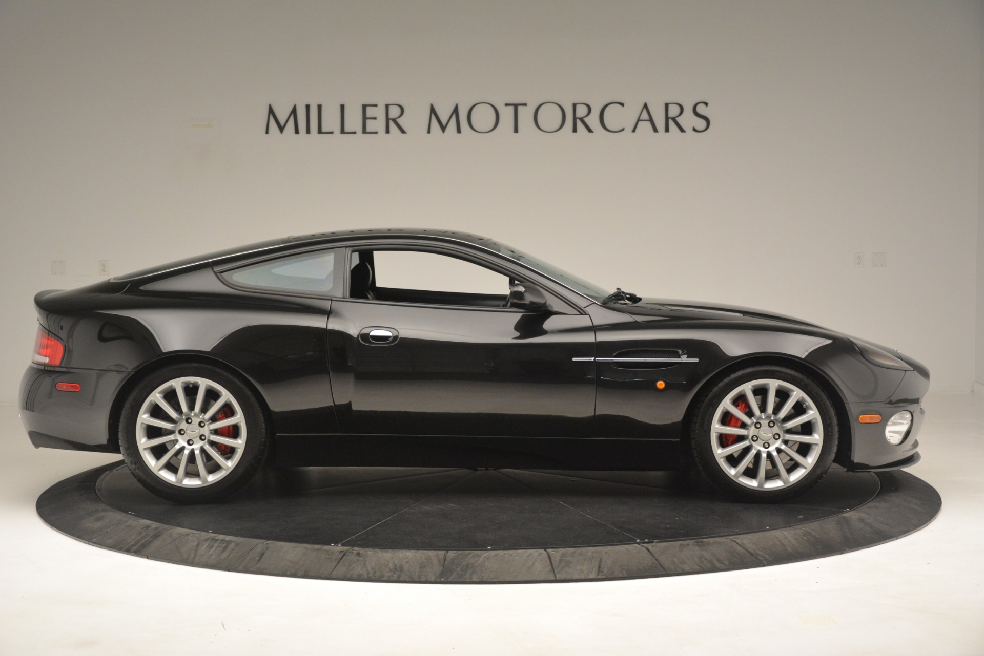 Pre Owned 2004 Aston Martin V12 Vanquish For Sale