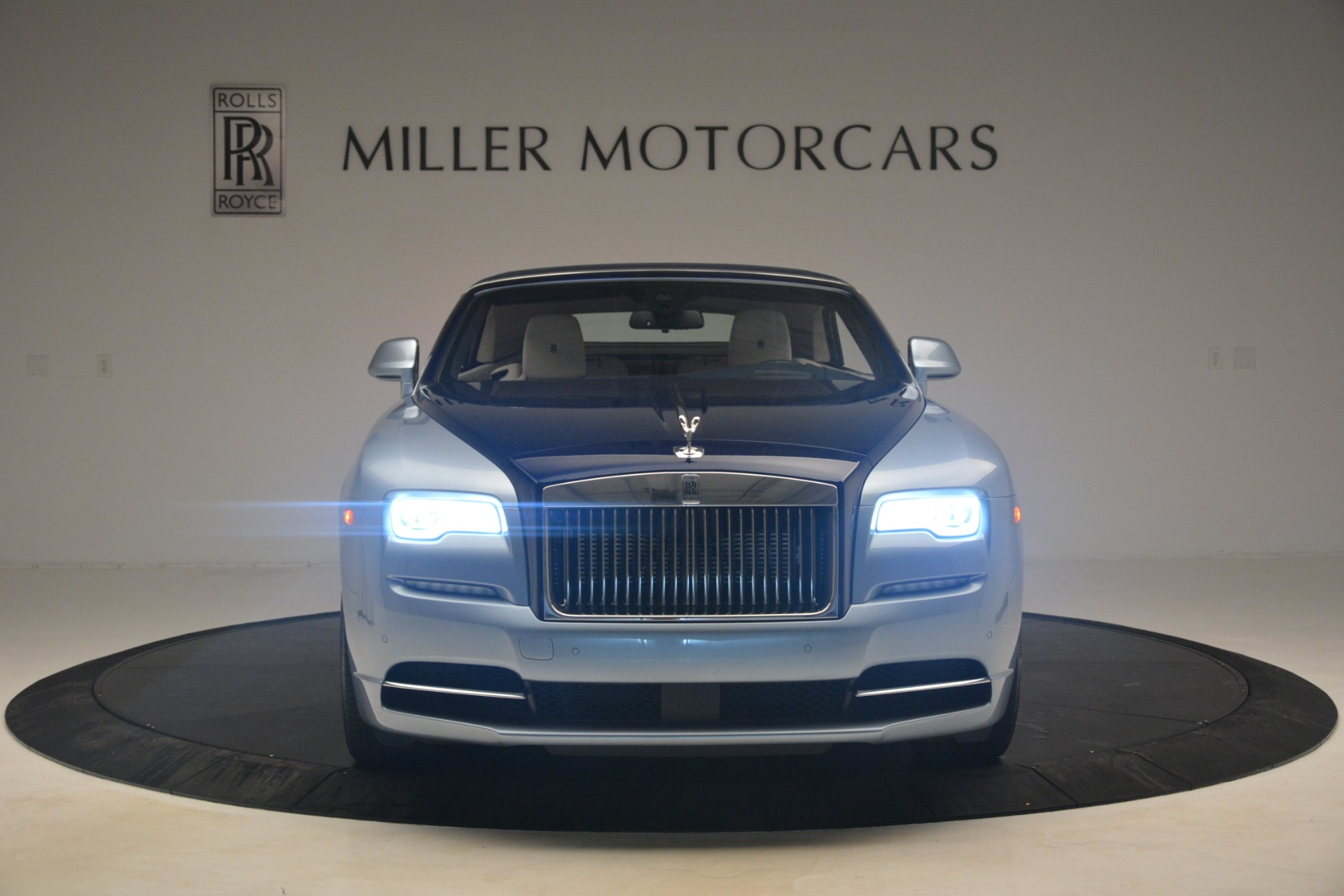 Used Blue RollsRoyce Dawn Cars For Sale  AutoTrader UK