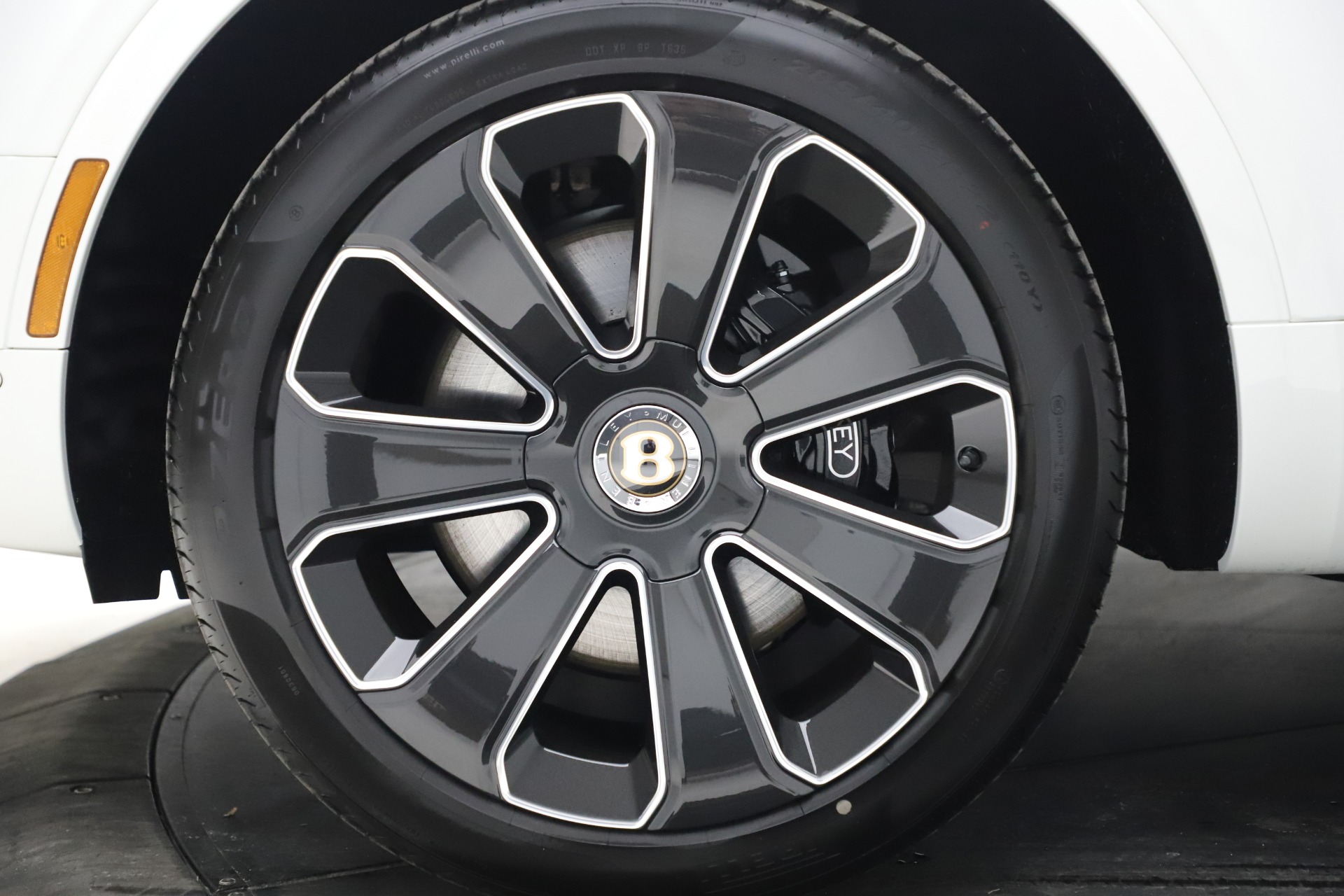 Used-2020-Bentley-Bentayga-V8-Design-Edition