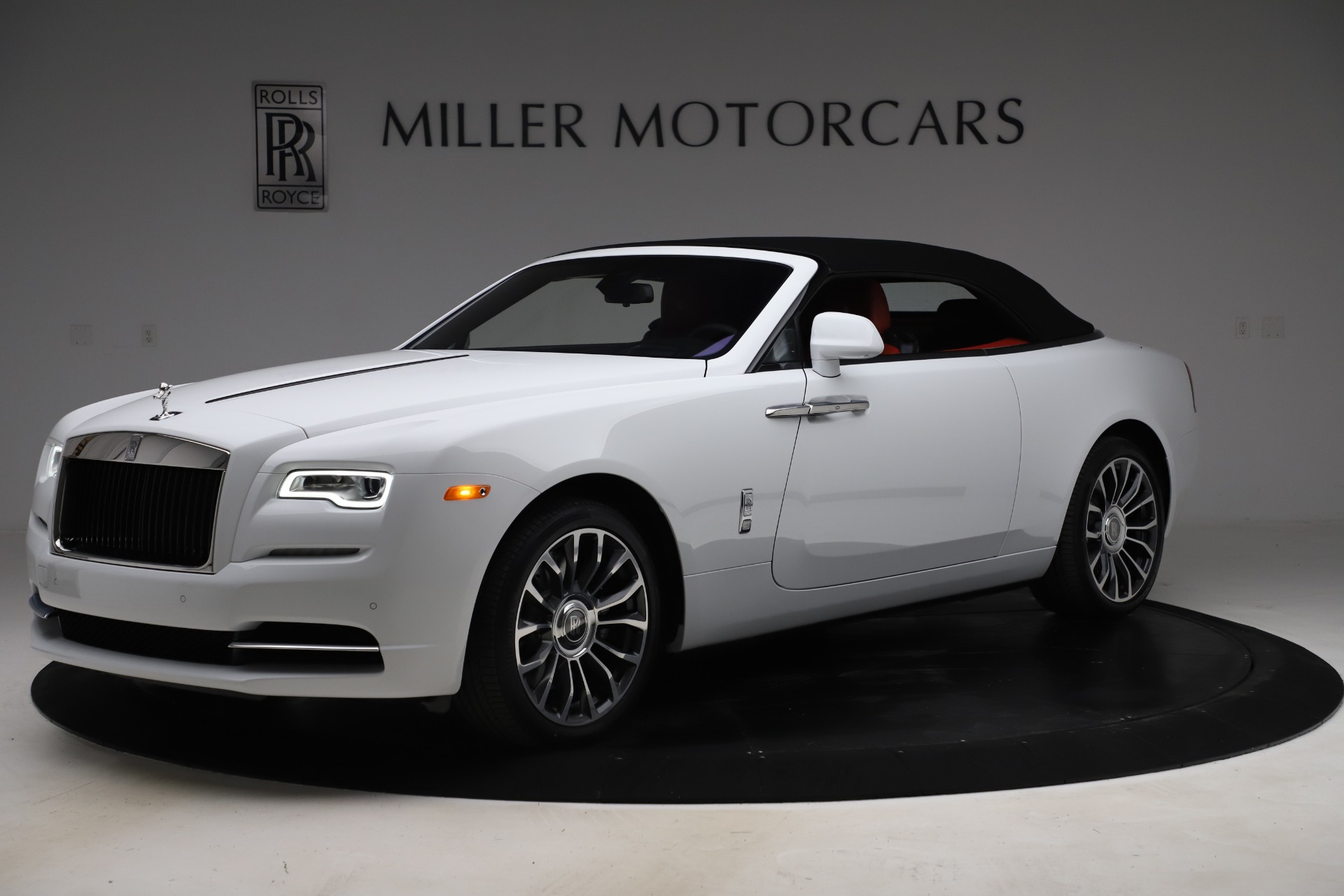 Giá xe RollsRoyce Dawn 2023 mới nhất tại Việt Nam  Tinxe