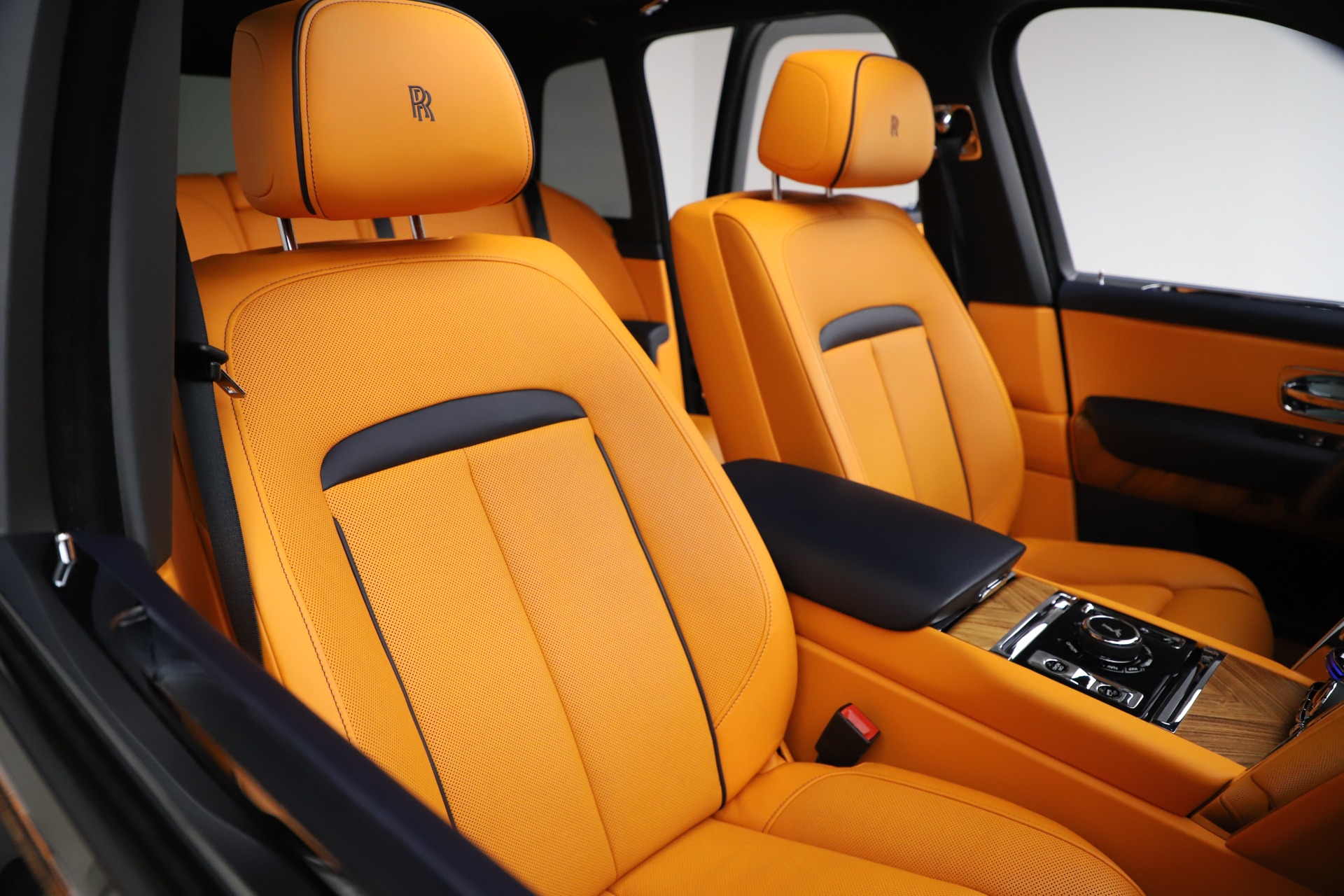 Cận cảnh viên kim cương RollsRoyce Cullinan sở hữu bộ mâm độ Forgiato  đắt giá