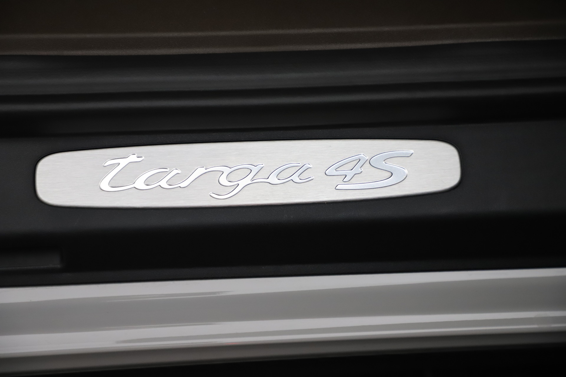 Used-2018-Porsche-911-Targa-4S