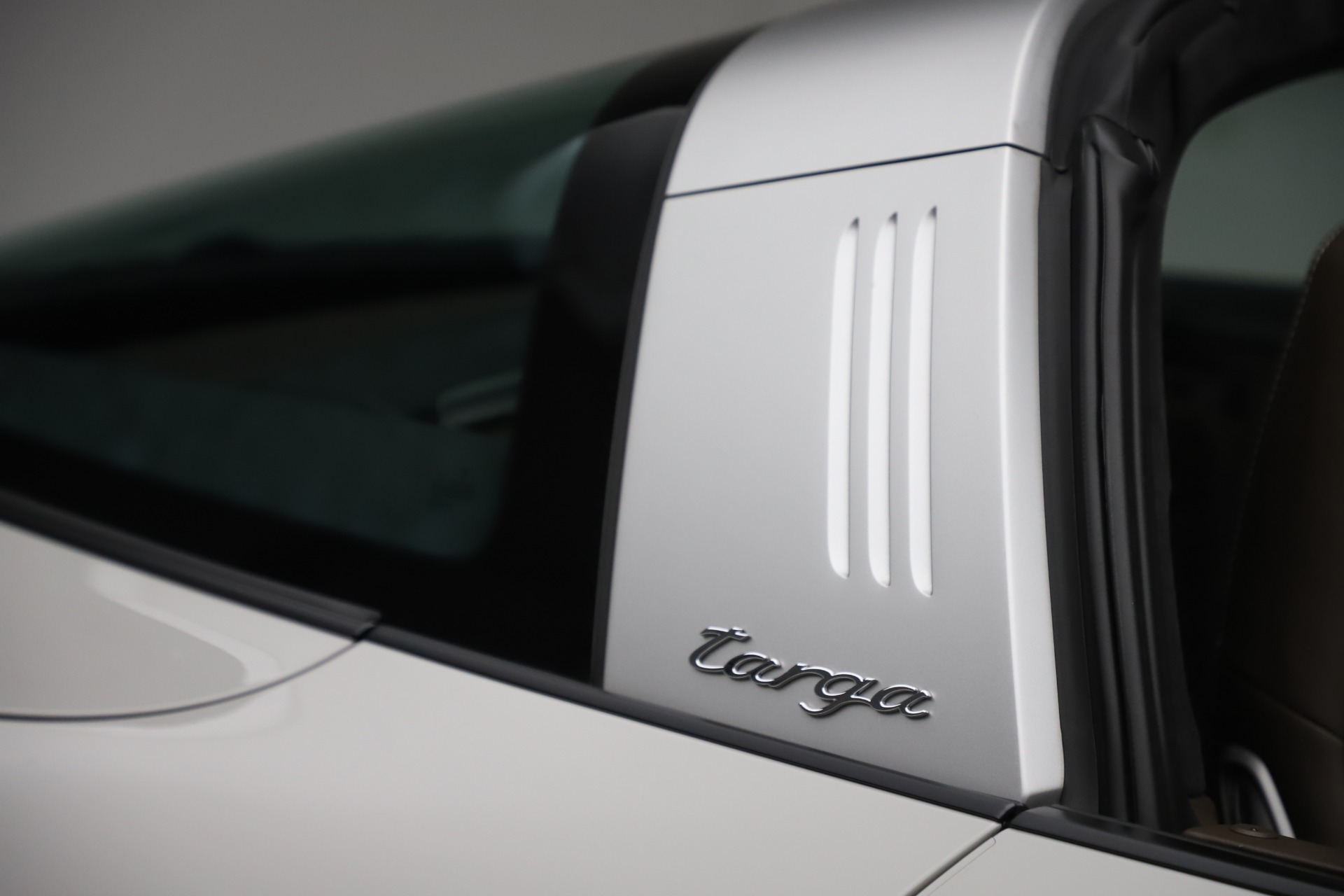 Used-2018-Porsche-911-Targa-4S