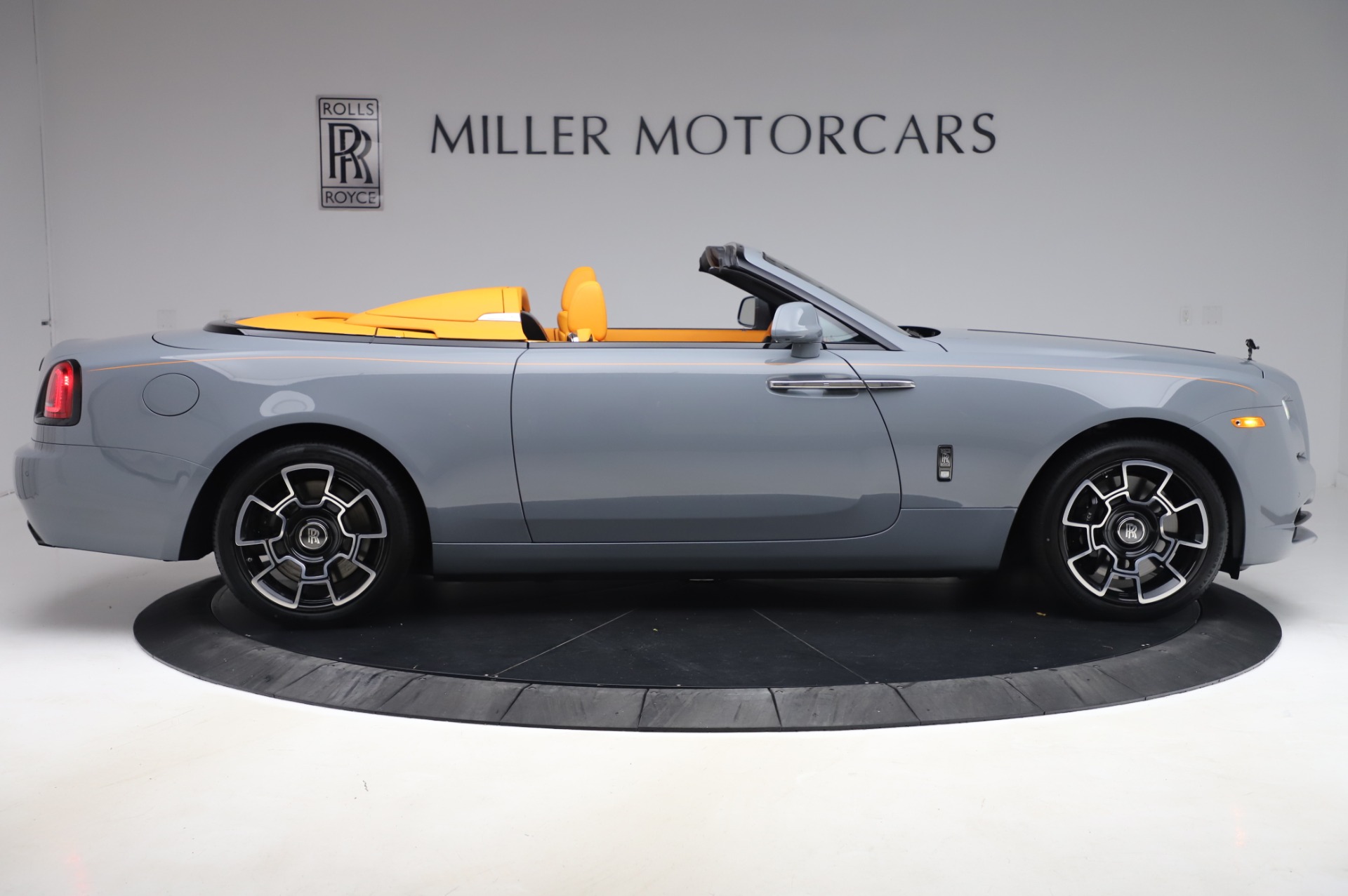 Chi tiết 75 về white rolls royce dawn  Du học Akina