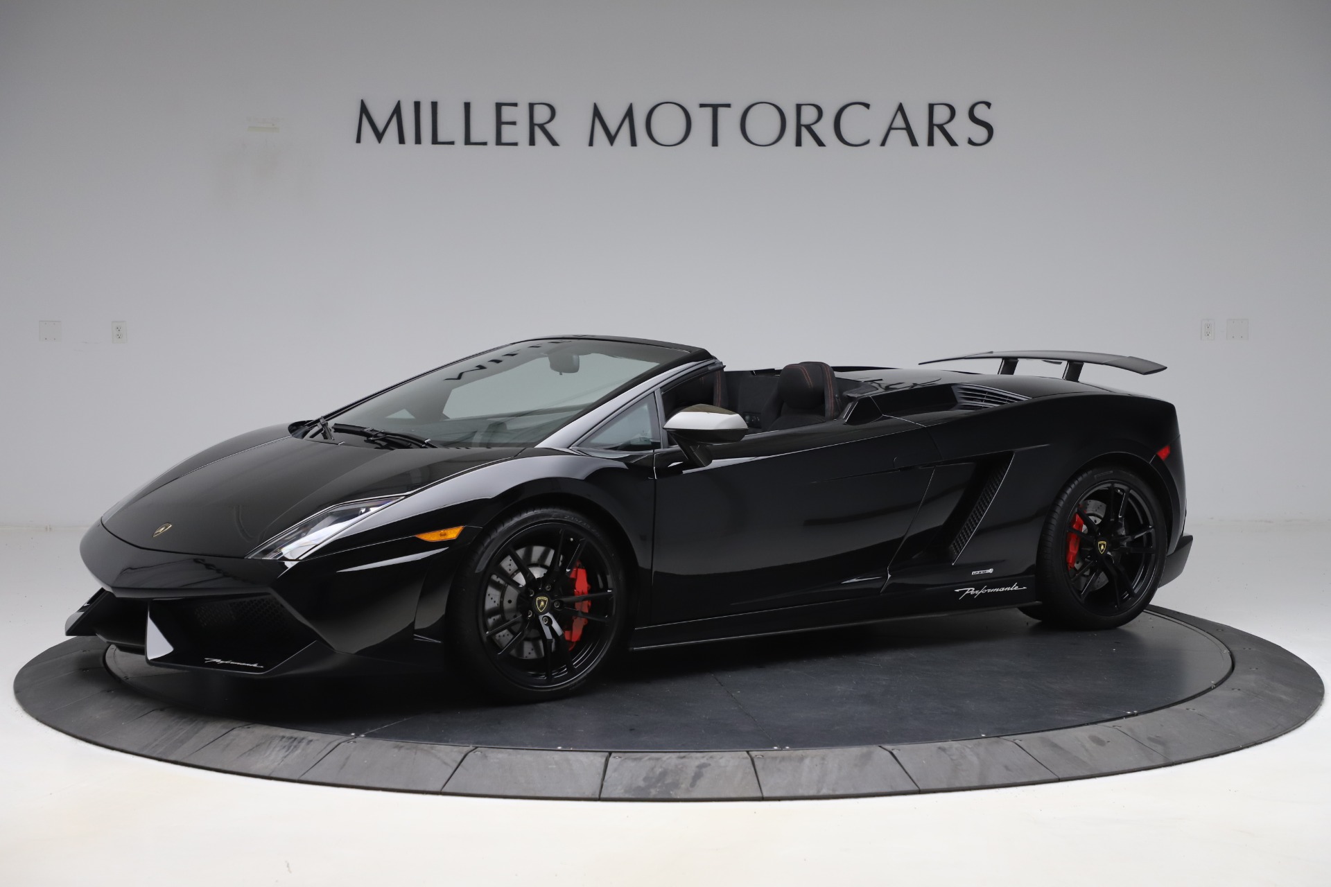 Gallardo 38.5 黒スエード メルセデス プロ仕様 Used 2013 Lamborghini Gallardo LP 570-4 Spyder Performante For