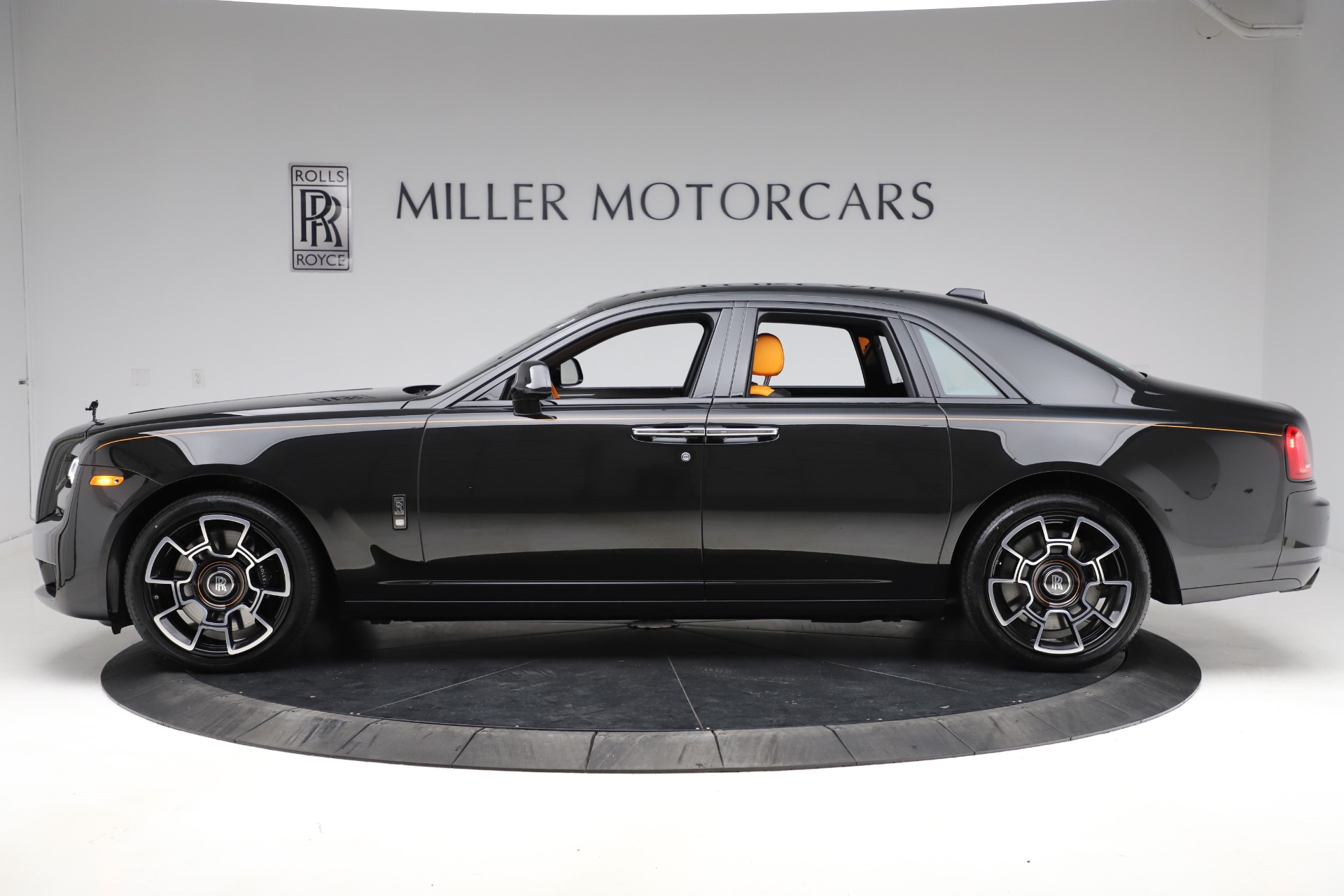 Vì Sao RollsRoyce Phantom Đông A Có Giá 838 Tỉ Đồng