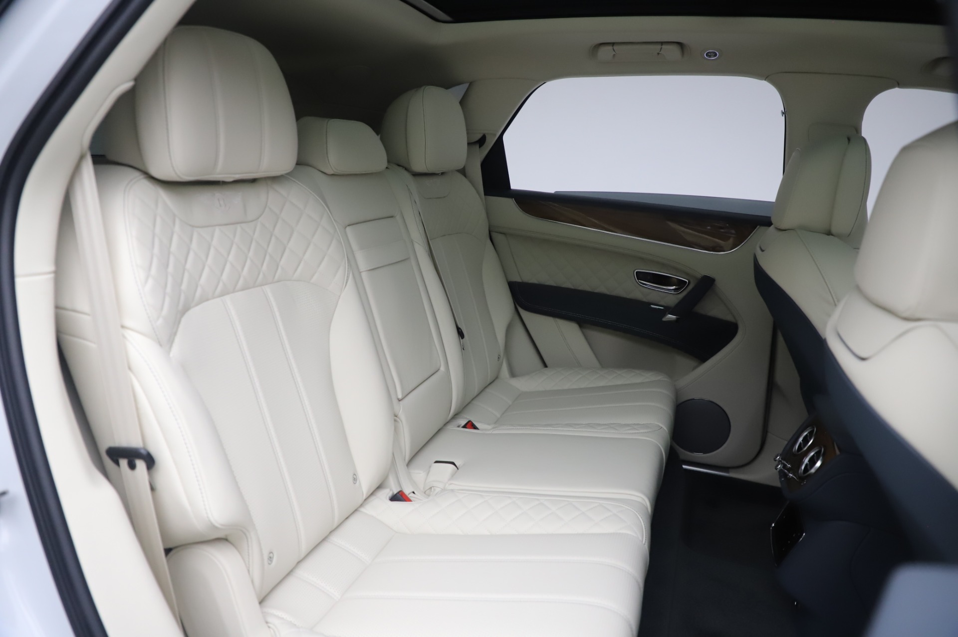 Bentley bentayga hybrid 2020 deals