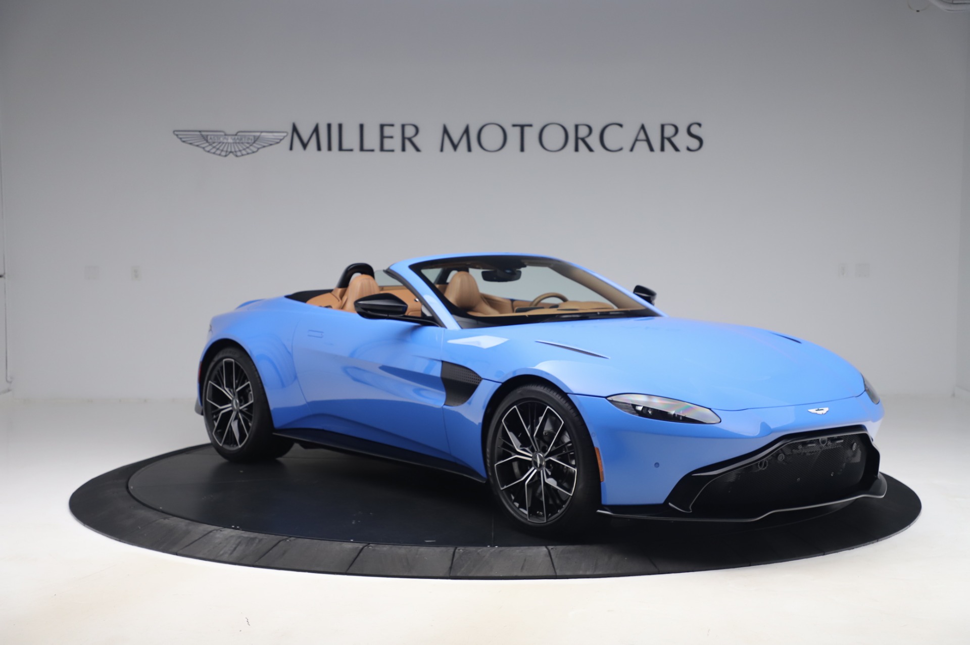 2021 Aston Martin Vantage Roadster Price - Specs, Interior Redesign