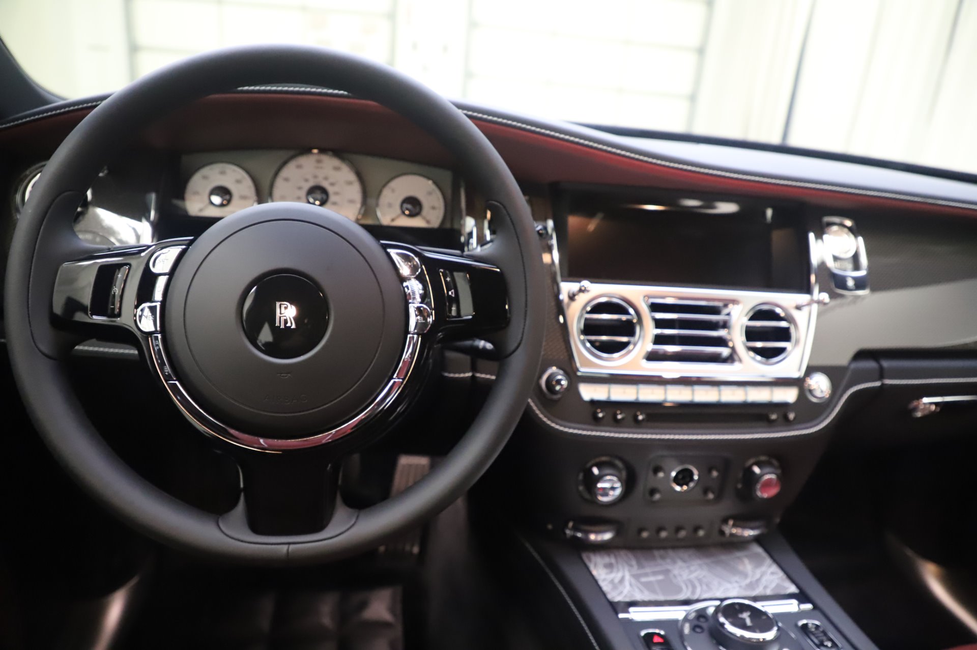 Bất chấp dịch bệnh rất nhiều đại gia mạnh tay mua RollsRoyce Cullinan và  Ghost đầu năm 2021