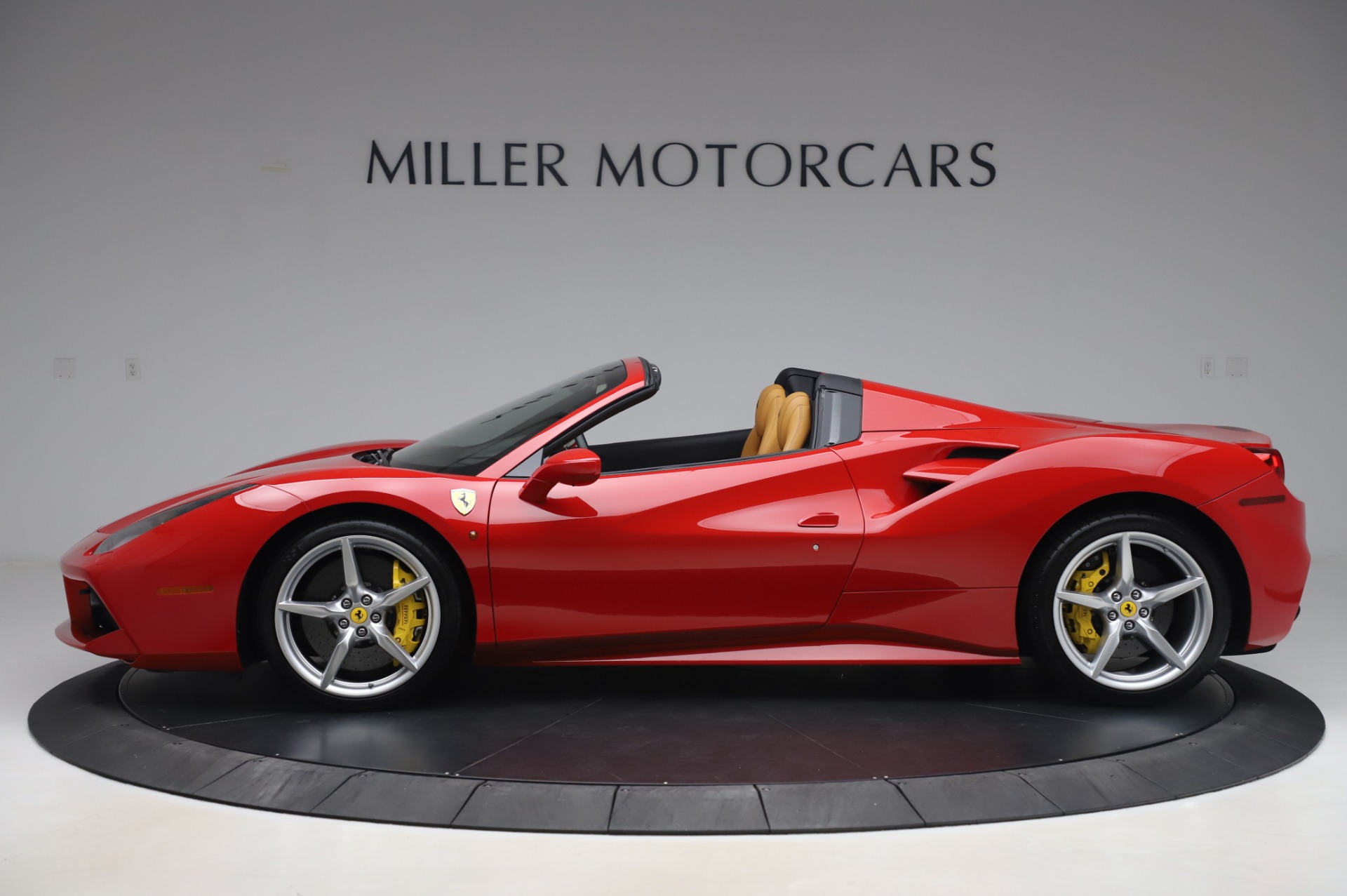 Pre-Owned 2018 Ferrari 488 Spider Base For Sale ($289,900) | Miller Motorcars Stock #4701