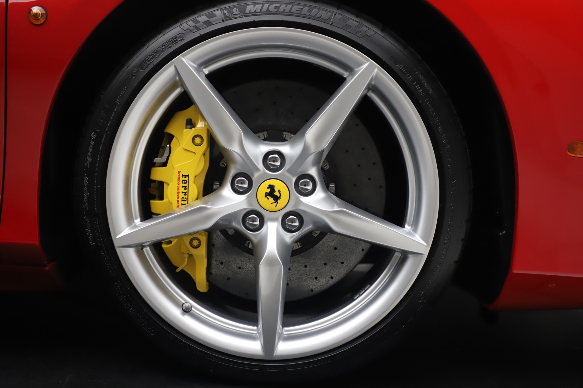 Used-2018-Ferrari-488-Spider-Base
